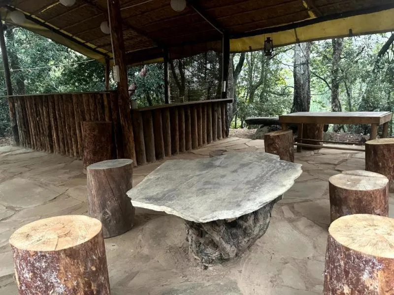 Dining area in Glampinn Woods