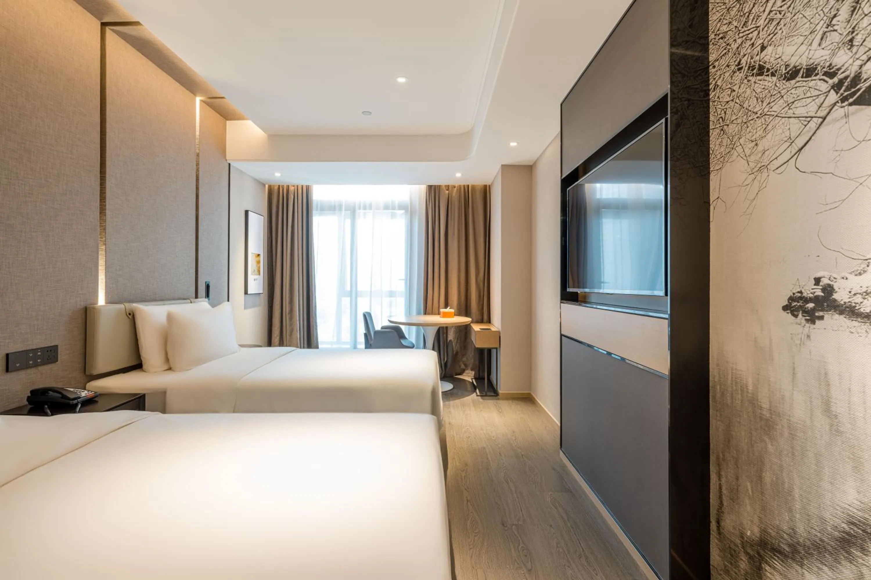 Bed in Atour Hotel Hangzhou Qianjiang Century City International Expo Center