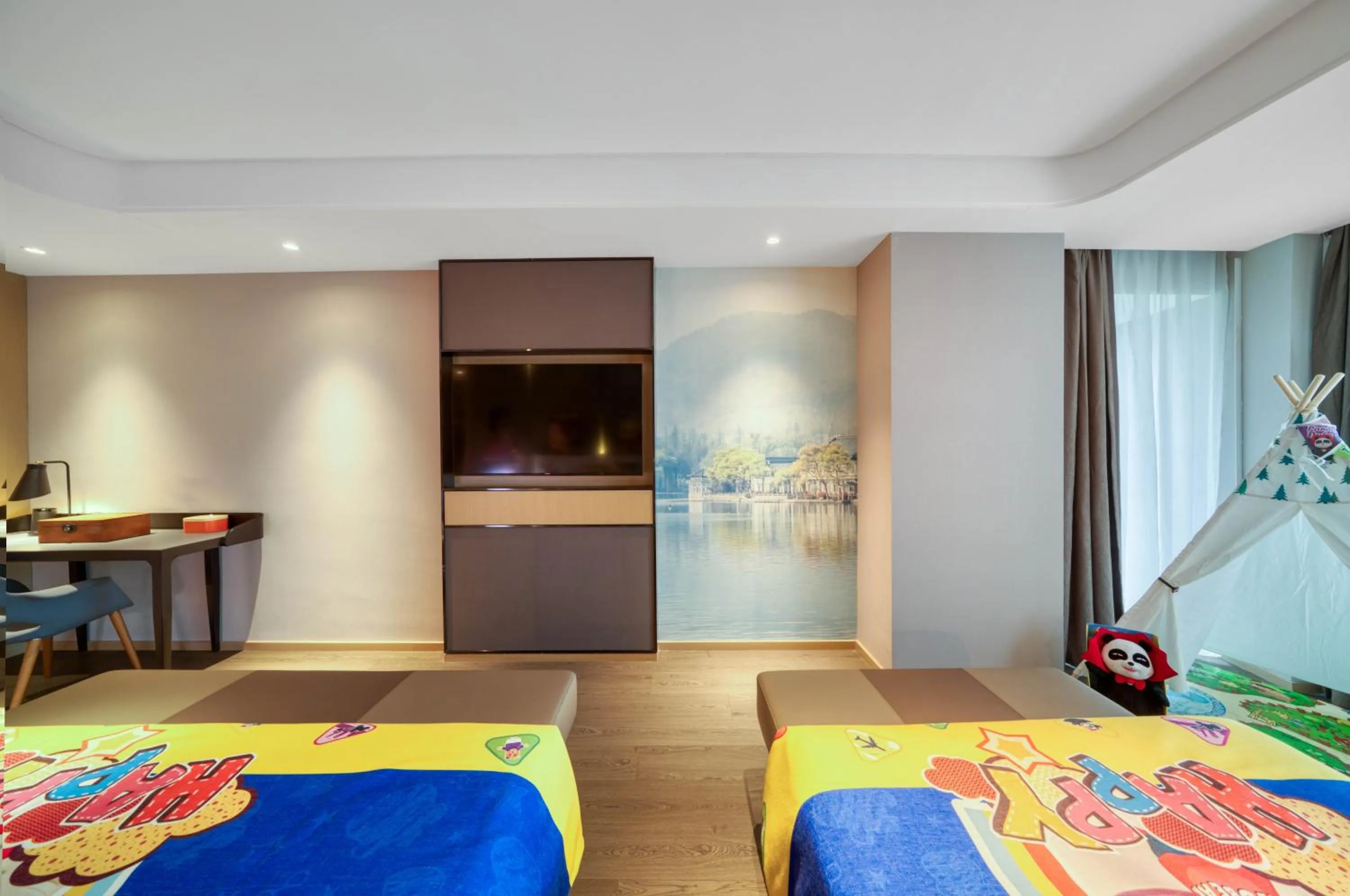 Bed in Atour Hotel Hangzhou Huanglong Wanke Xueyuan Road