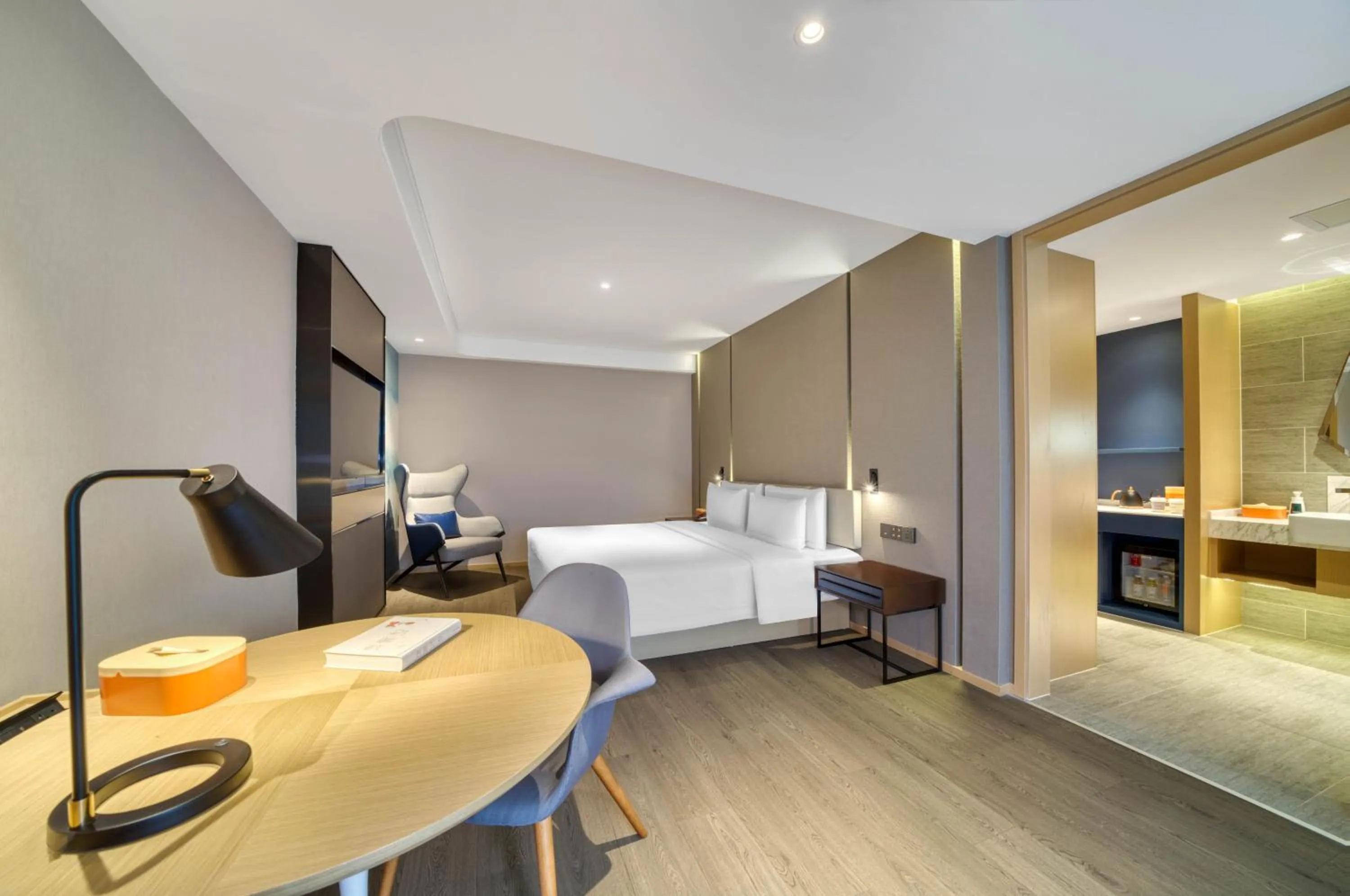 Bed in Atour Hotel Hangzhou Huanglong Wanke Xueyuan Road