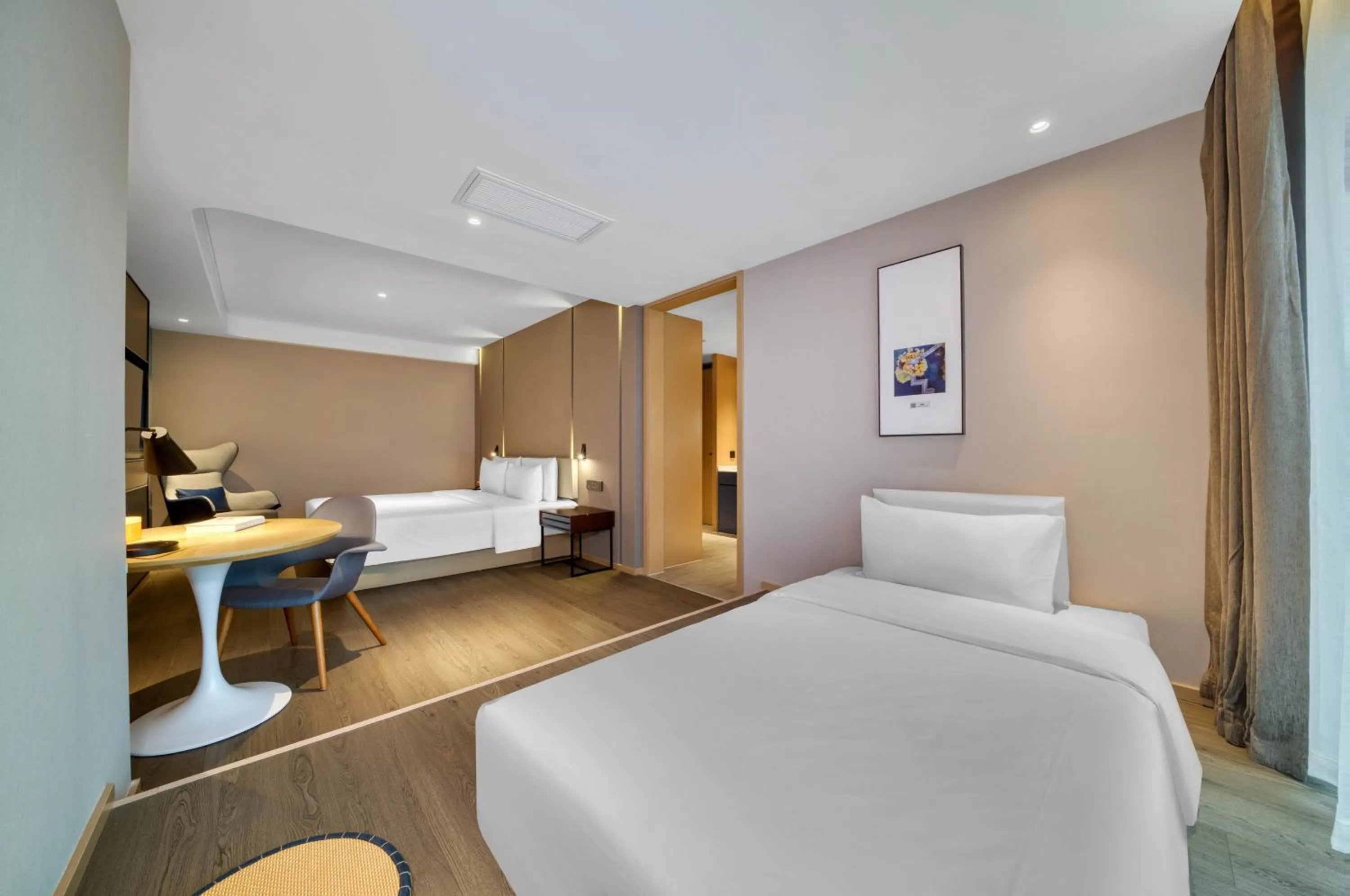 Bed in Atour Hotel Hangzhou Huanglong Wanke Xueyuan Road