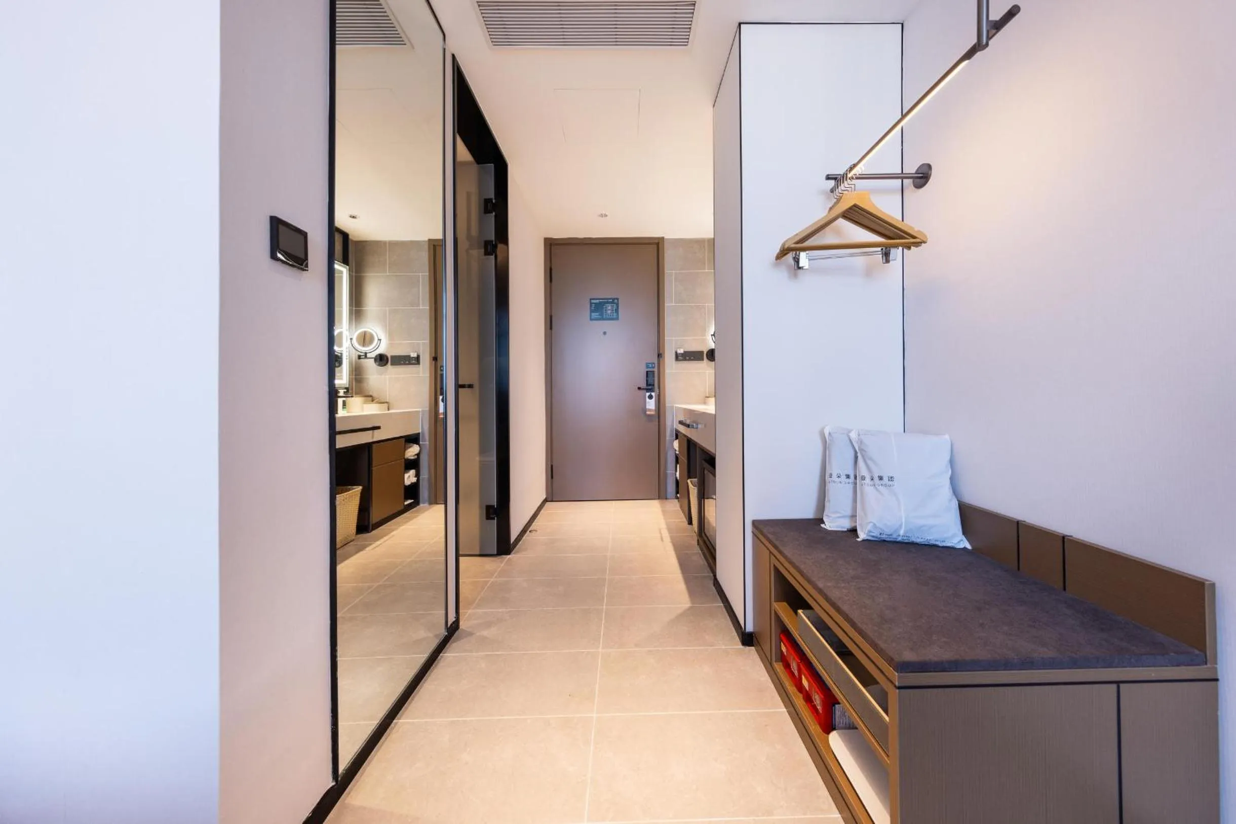 Bed in Atour Hotel Hangzhou Xiaoshan South Railway Station Xiaoshan Road