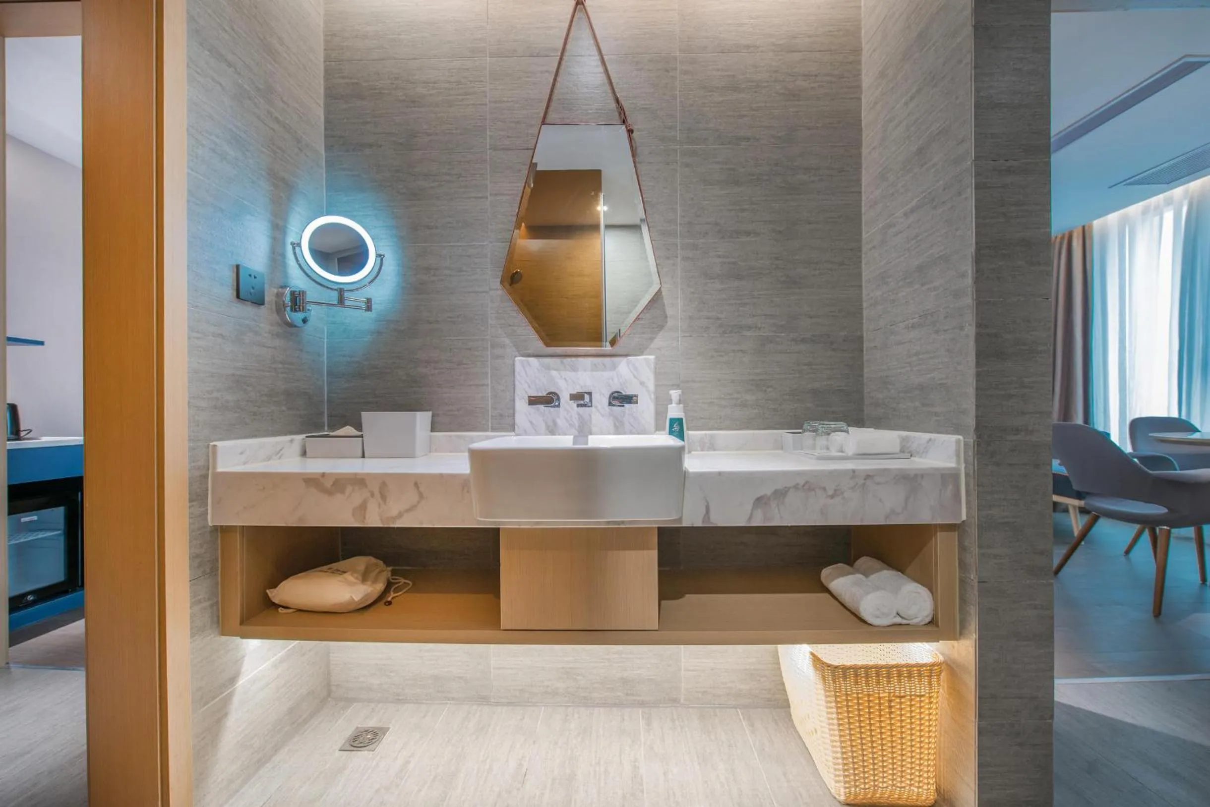 Bathroom in Atour Hotel Guangzhou Sanyuanli-Guangzhou Baiyun Railway-Fiee Self-Service Laundry