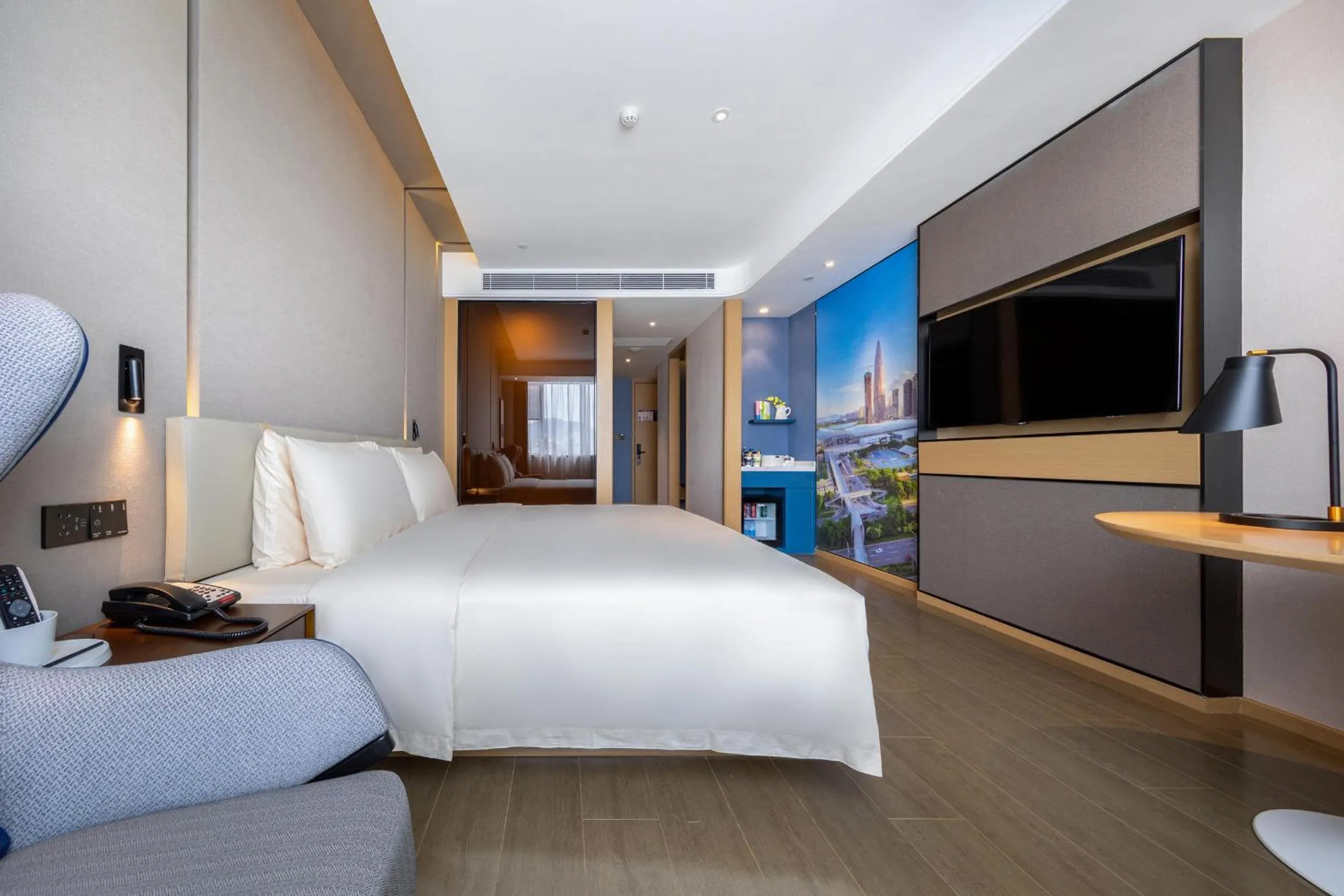 Photo of the whole room, Bed in Atour Hotel Guangzhou Baiyun New Town Jiangxia Metro Station