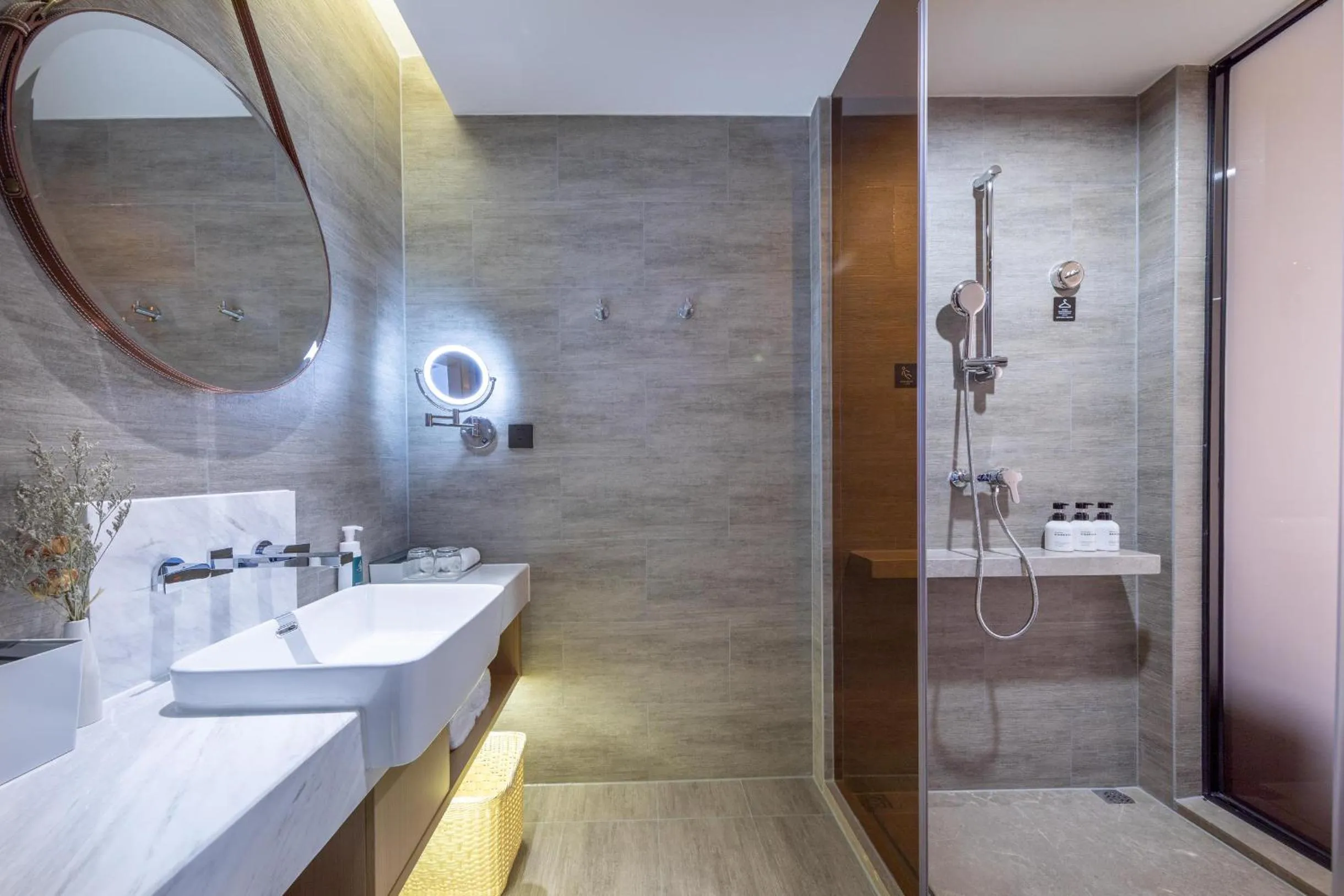 Shower in Atour Hotel Guangzhou Baiyun New Town Jiangxia Metro Station