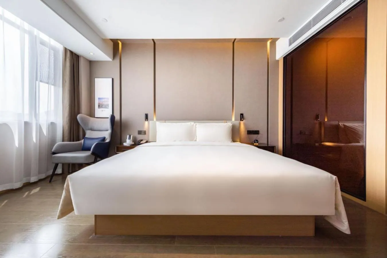 Property building, Bed in Atour Hotel Guangzhou Baiyun New Town Jiangxia Metro Station