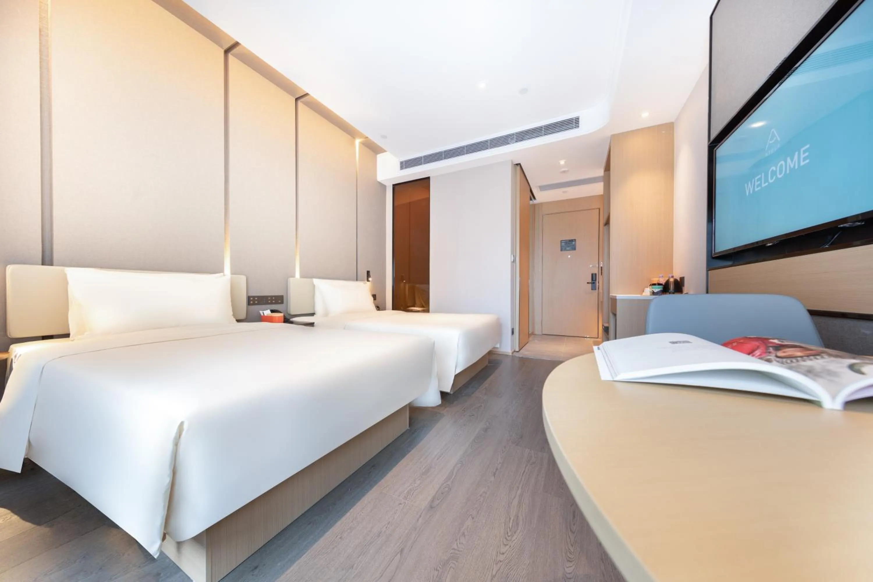 Bedroom, Bed in Atour Hotel Guangzhou South High-speed Railway Station