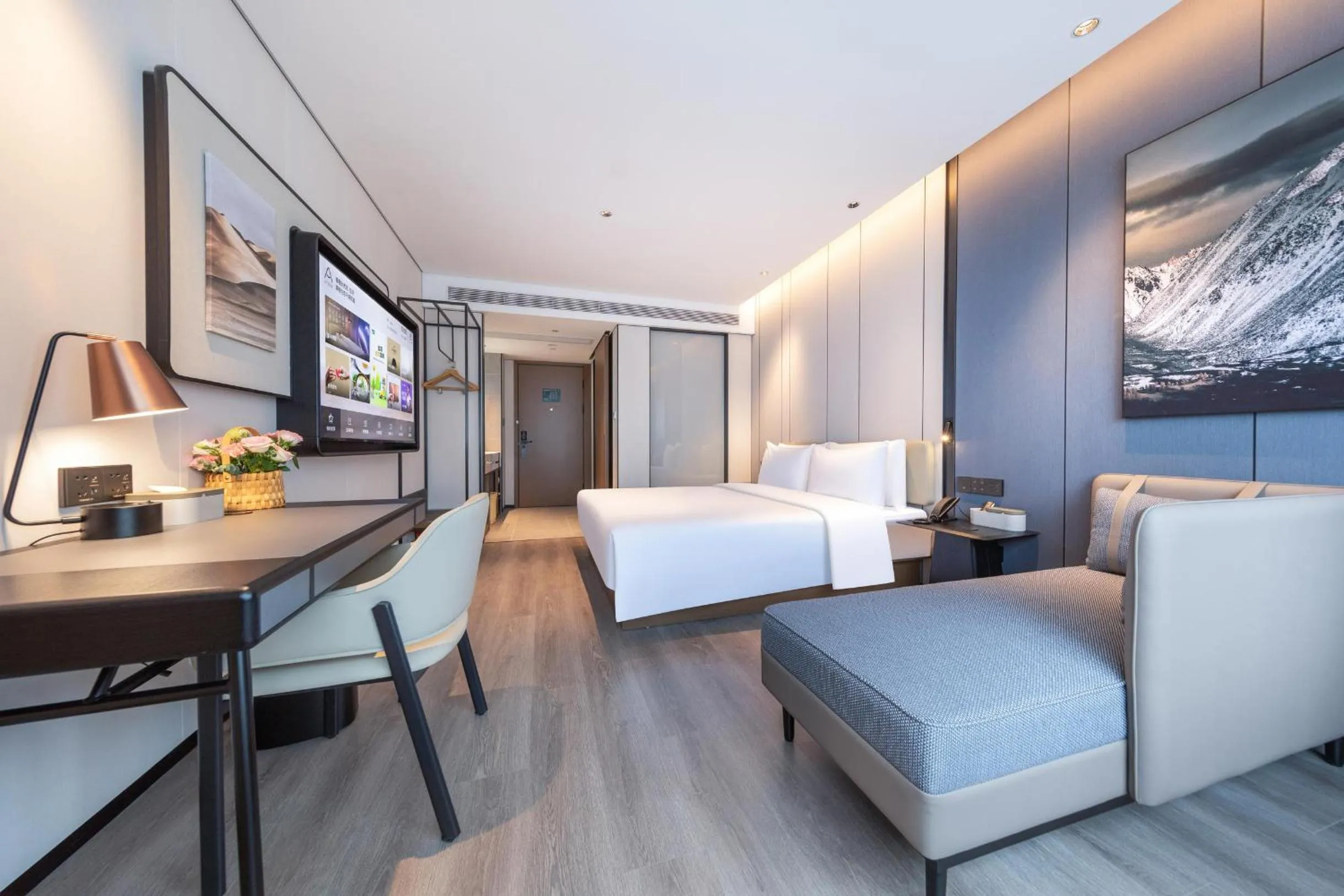 Property building, Bed in Atour Hotel Guangzhou Zhujiang New Town Taikoo Hui