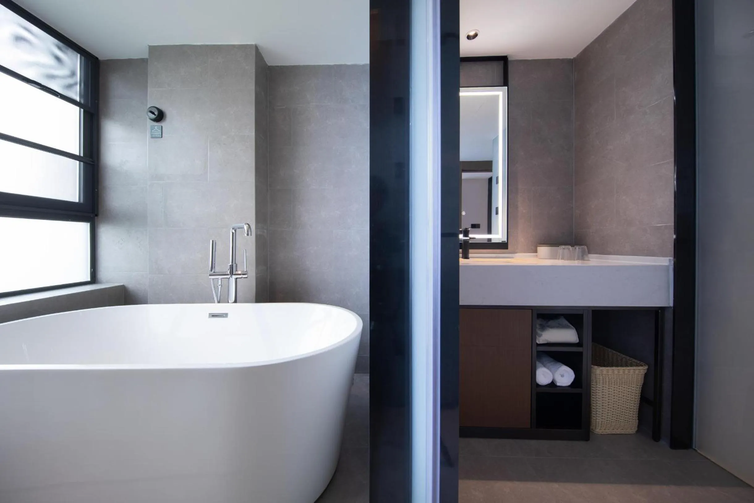 Bathroom in Atour Hotel Guangzhou Zhongcun Hanxi Changlong Metro Station