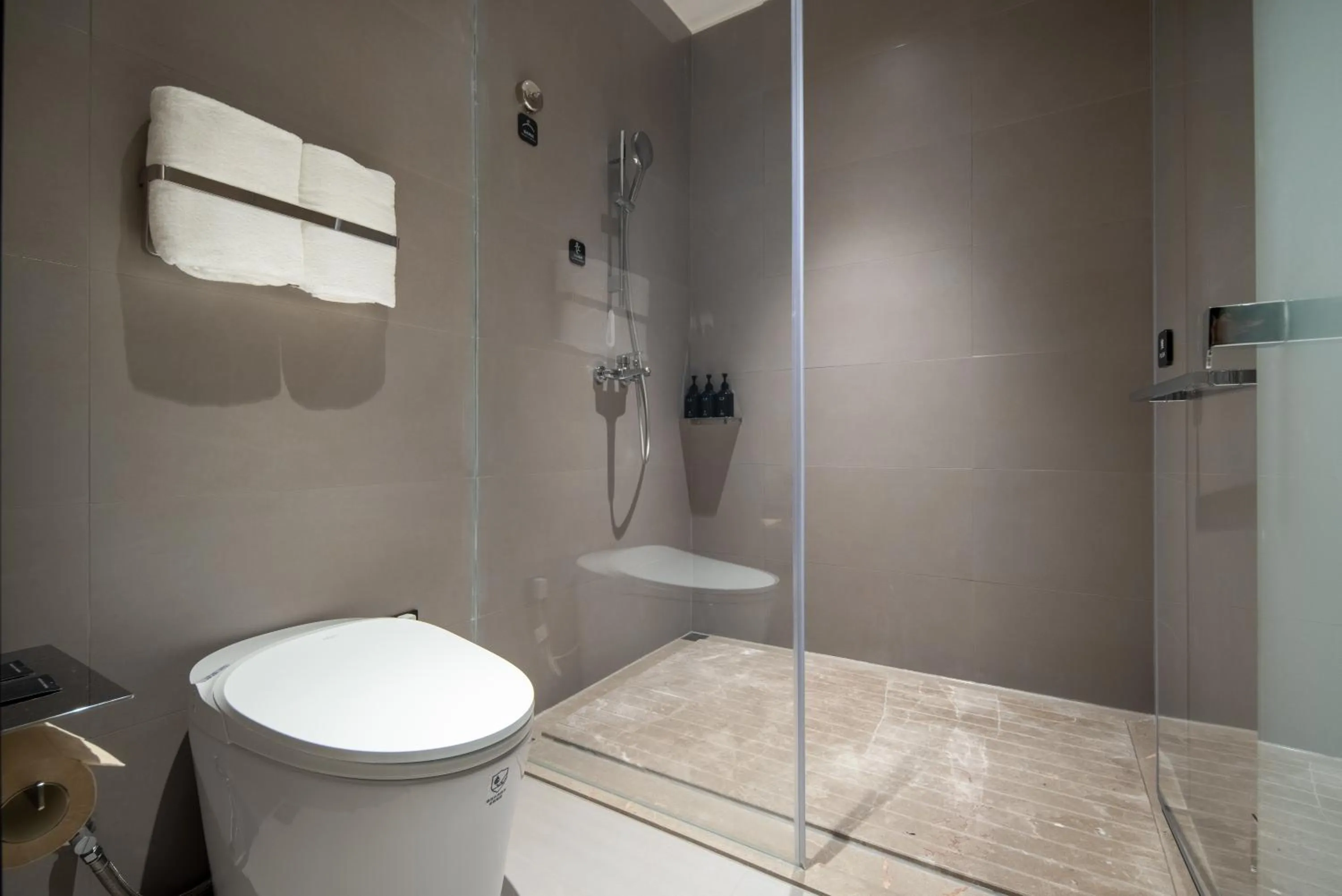 Shower in Atour Light Hotel Guangzhou Pazhou Exhibition Canton Tower Subway Station