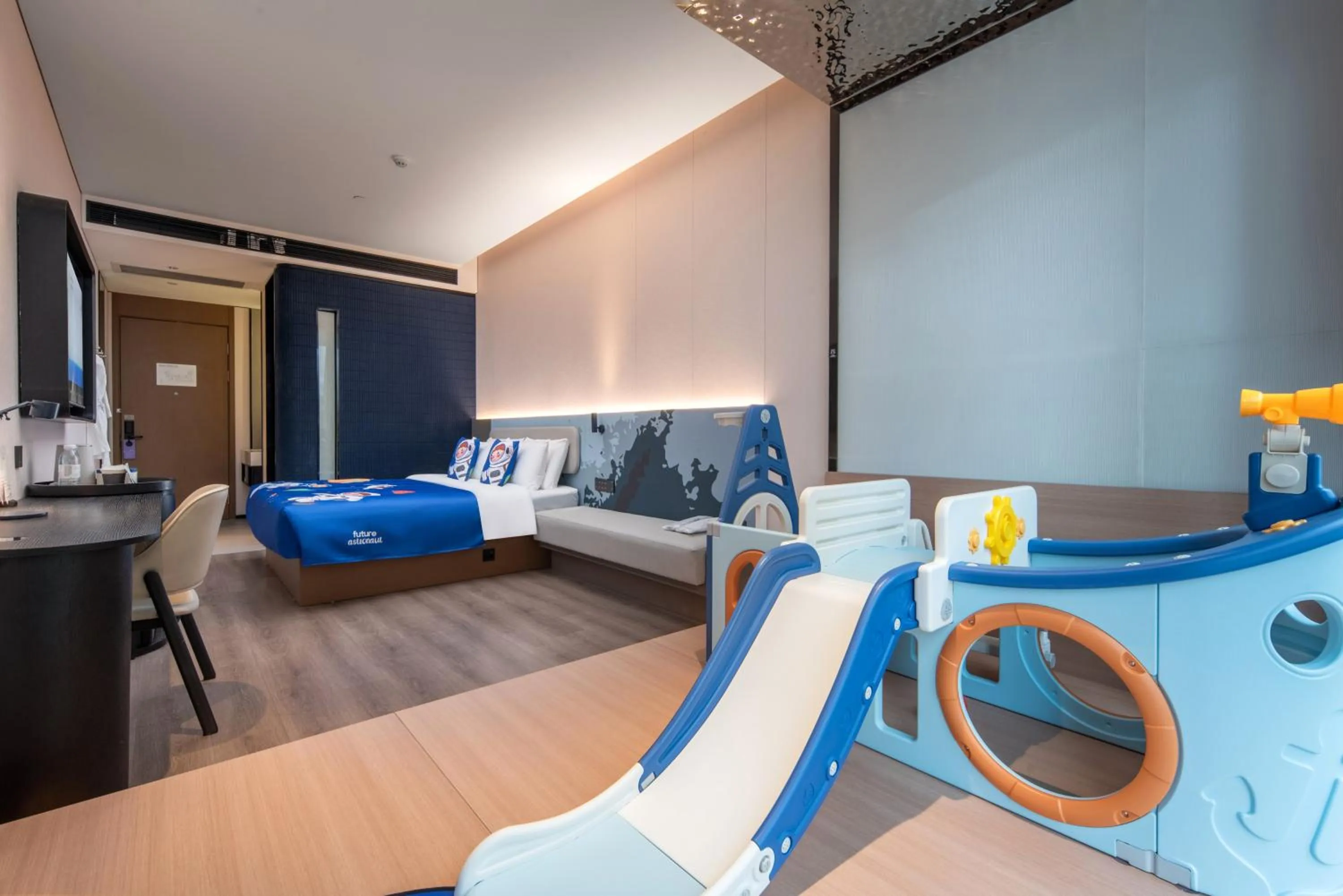 Bed in Atour Light Hotel Guangzhou Pazhou Exhibition Canton Tower Subway Station