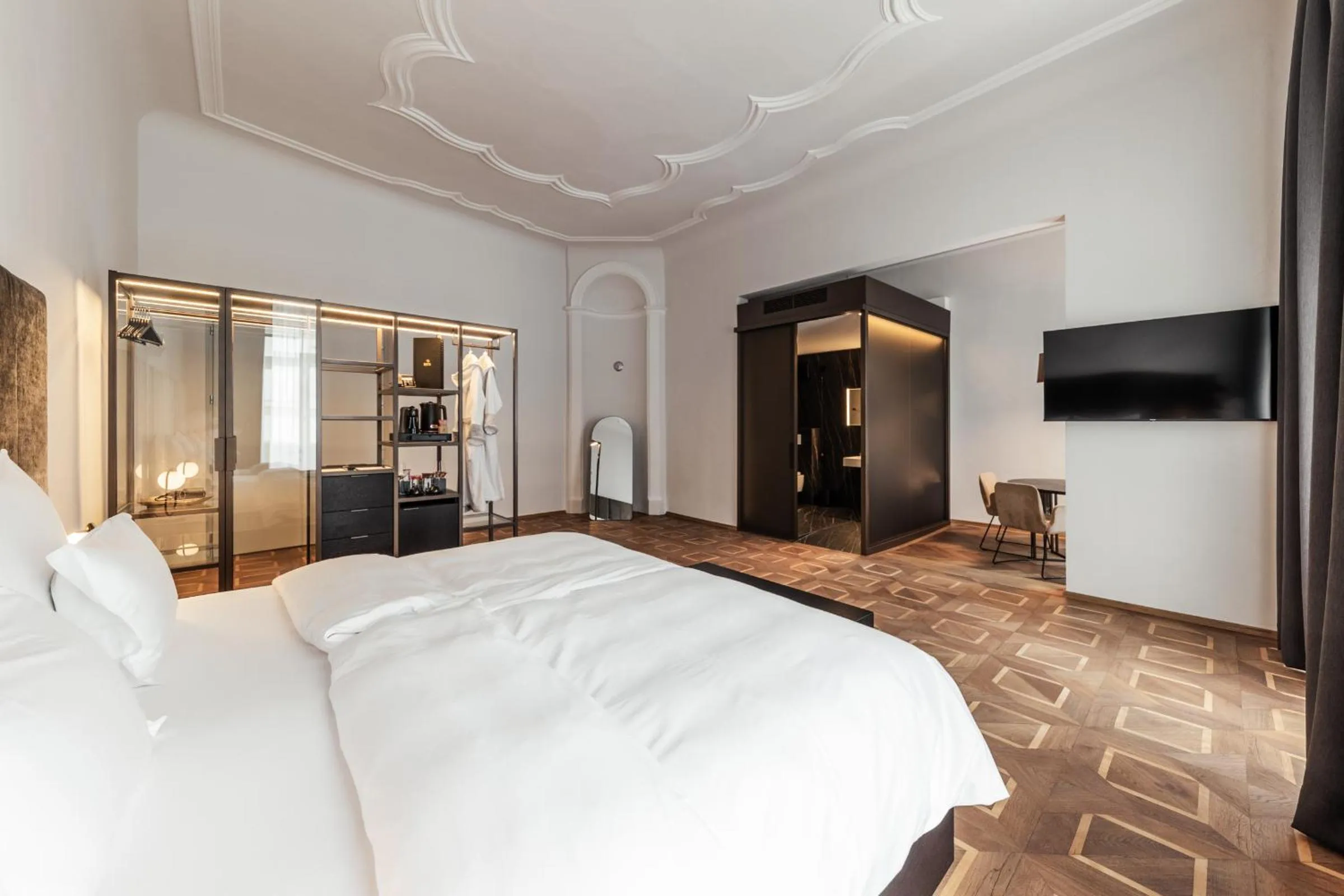 Photo of the whole room, Bed in META SUITES historic city living