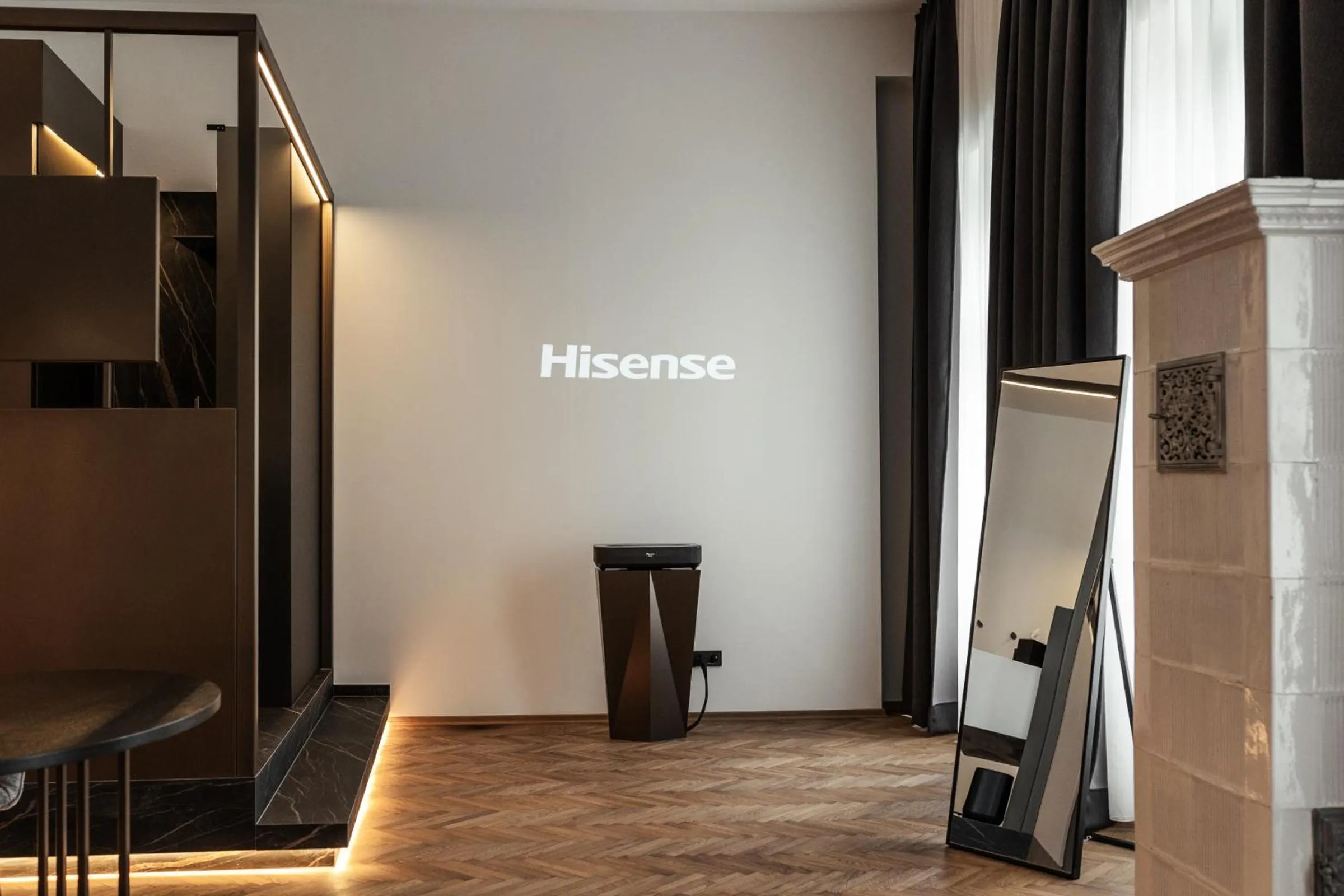 Photo of the whole room in META SUITES historic city living