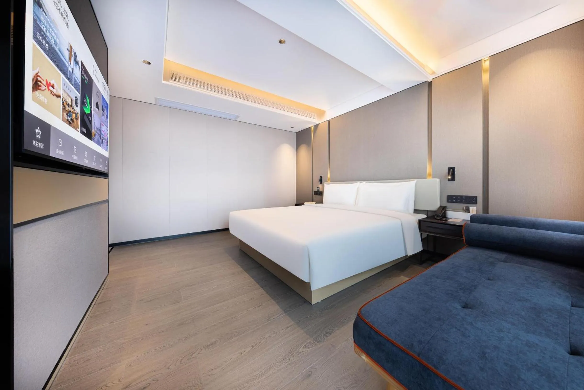 Bed in Atour Hotel Zhongshan Nantou Haiya Colorful City