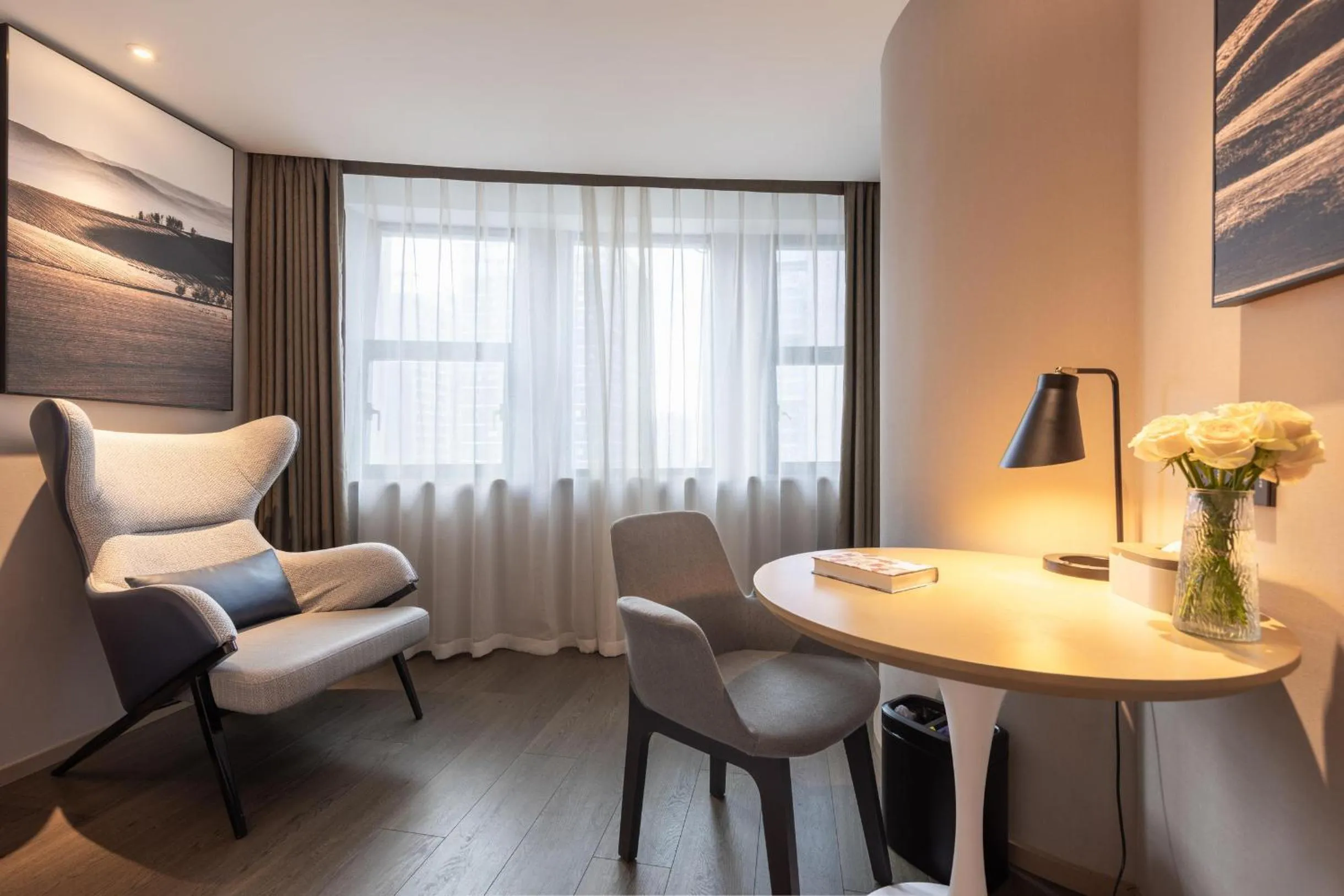 Seating area in Atour Hotel Chongqing North Railway Station