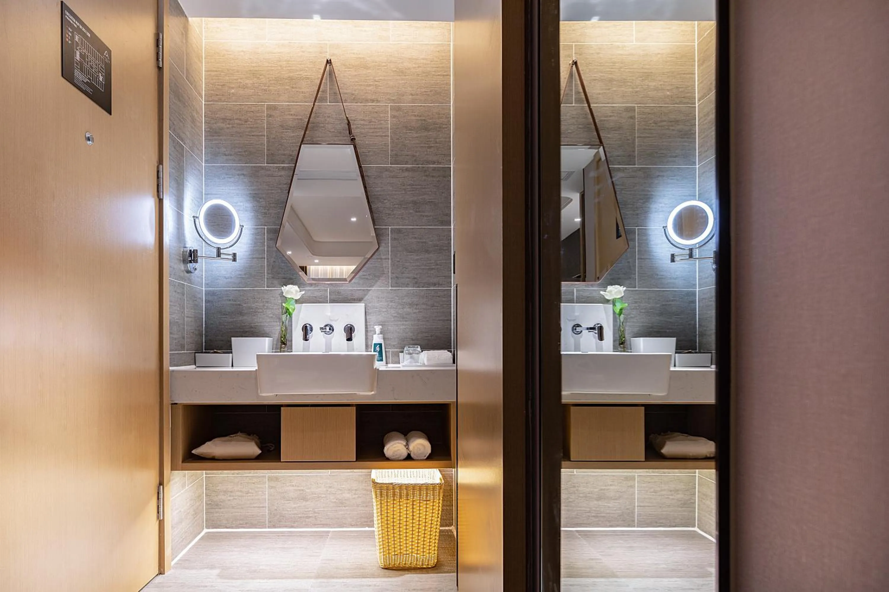 Atour Hotel Chengdu Chunxi Road Tianfu Square Subway Station