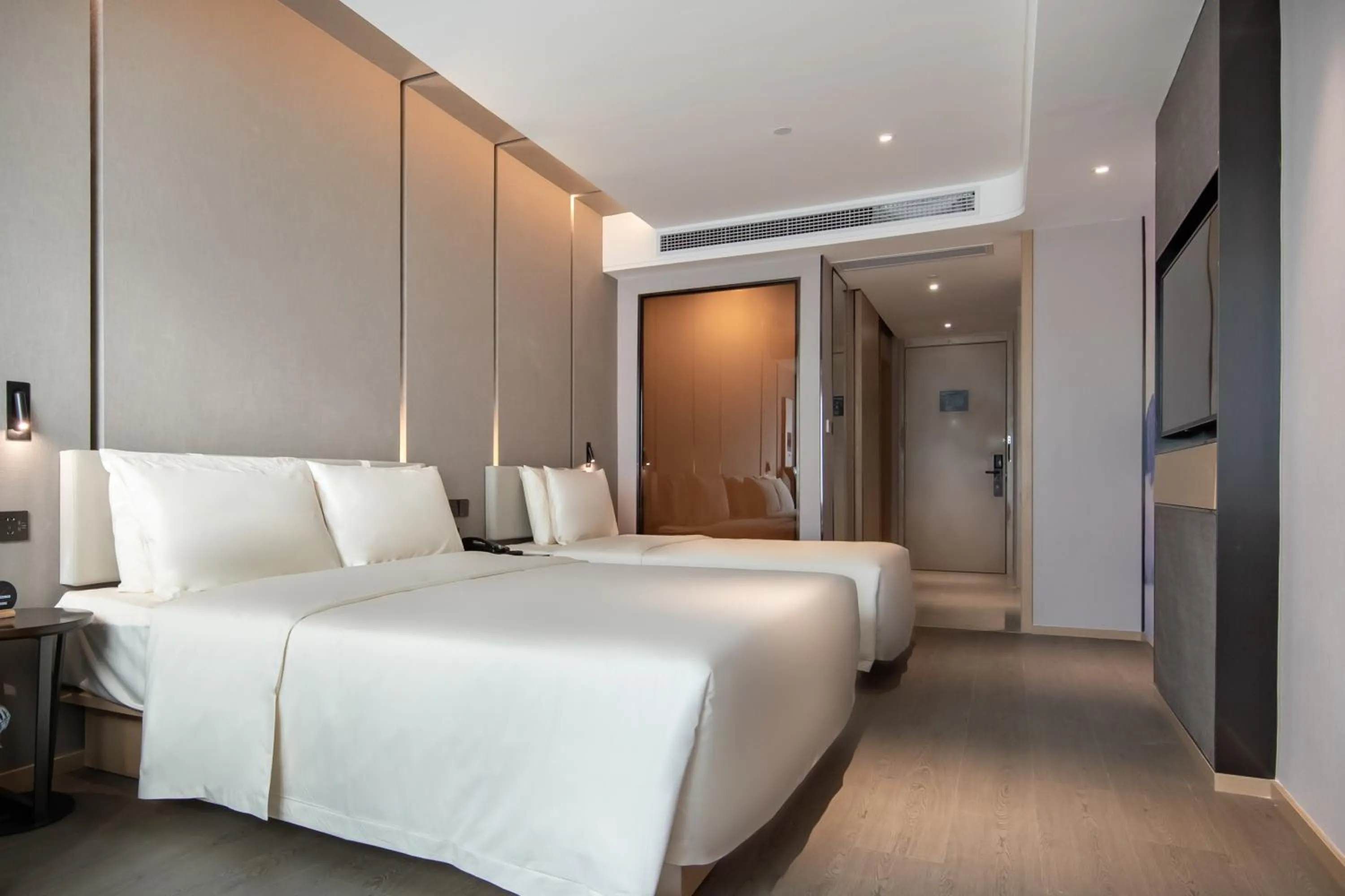 Bed in Atour Hotel Chengdu Chunxi Road Tianfu Square Subway Station