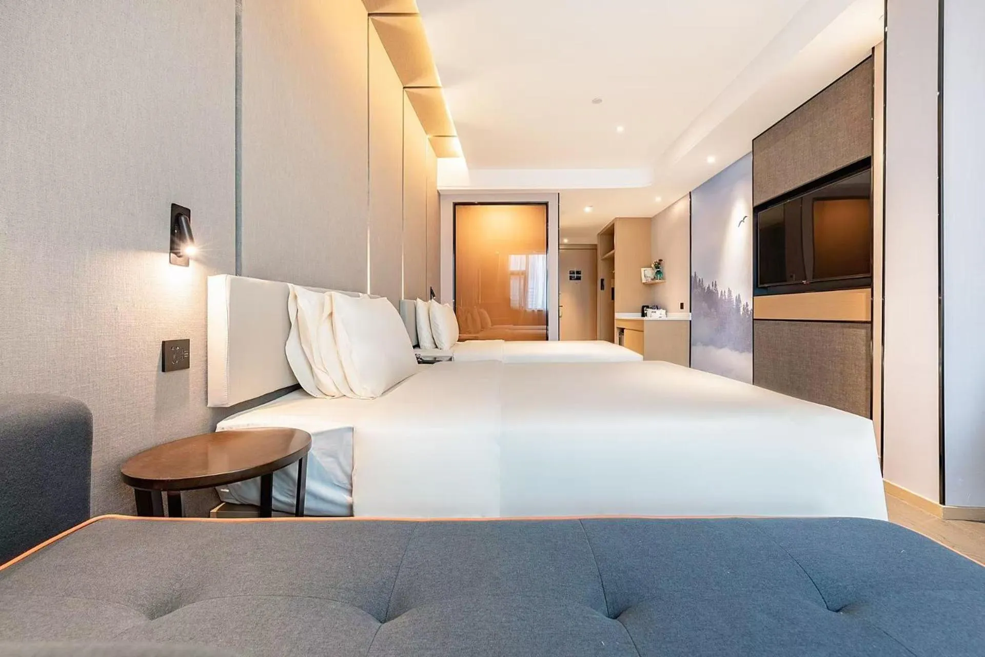 Bed in Atour Hotel Chengdu Chunxi Road Tianfu Square Subway Station