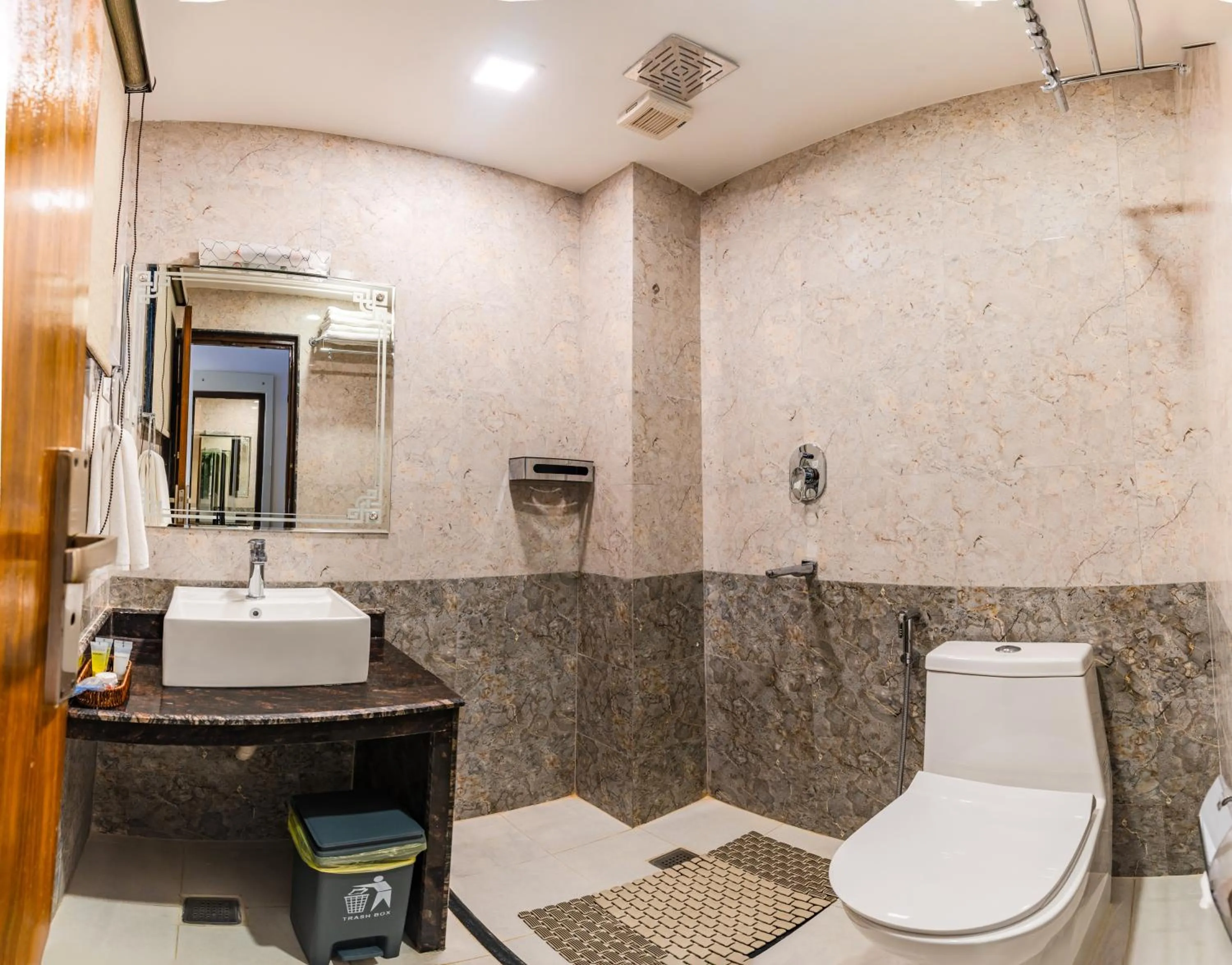 Bathroom in Pokhara Alpine and Springs