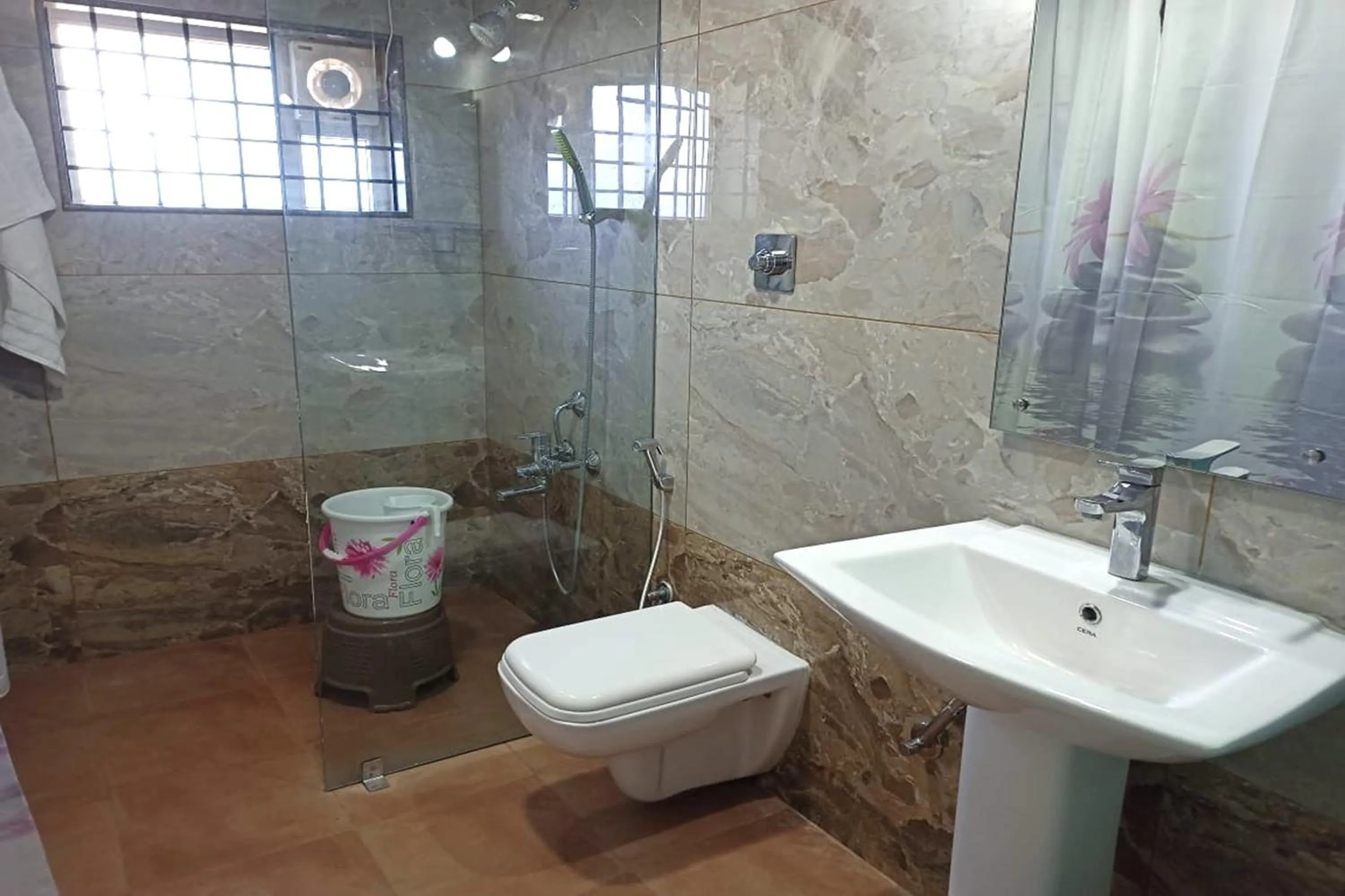 Bathroom in Dundi Mango Mist Resort