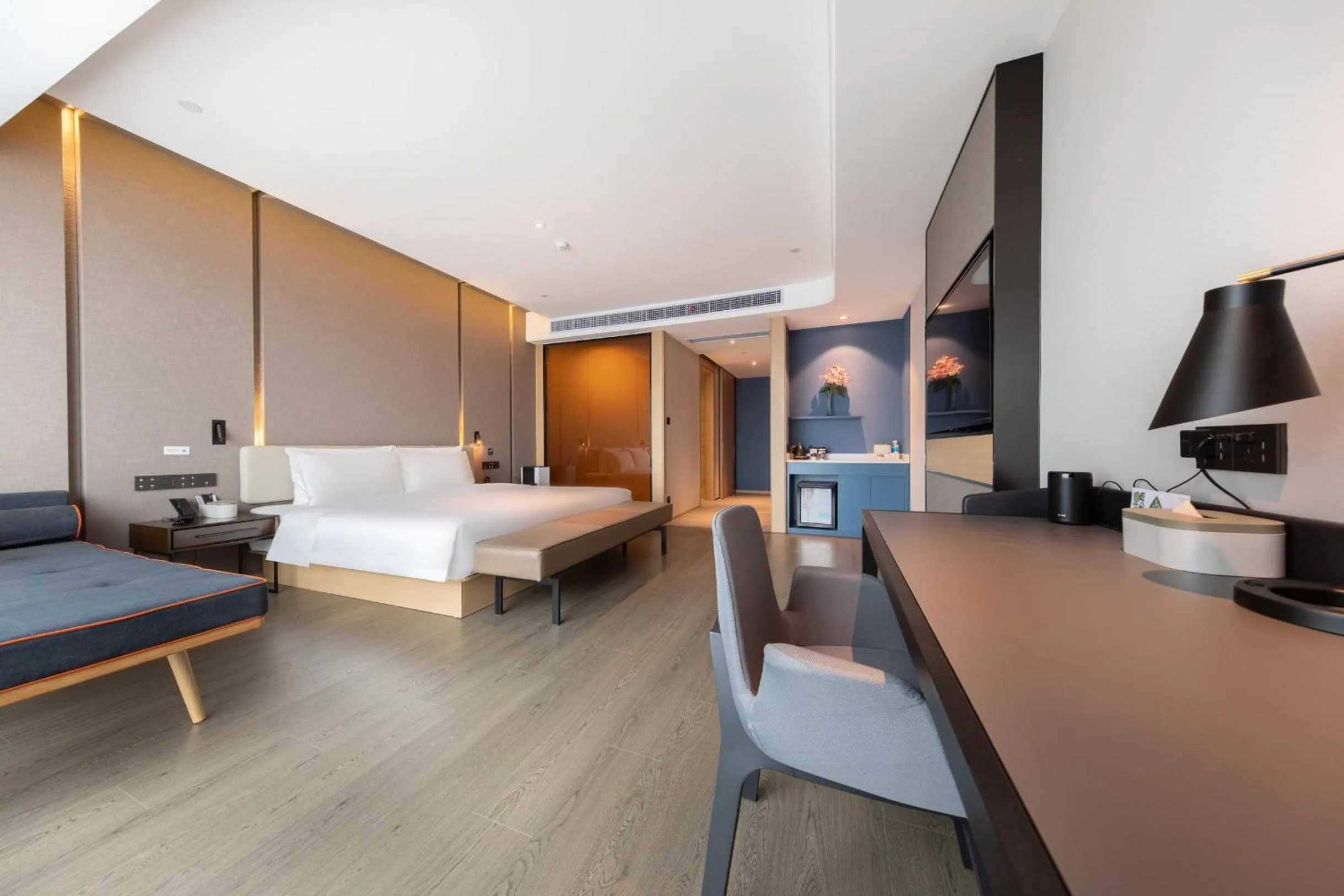 Seating area, Bed in Atour Hotel Dongguan Fenggang