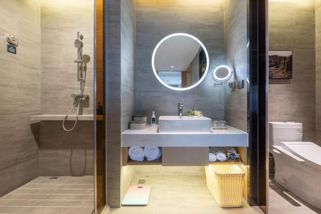 Shower in Atour Hotel Dongguan Fenggang