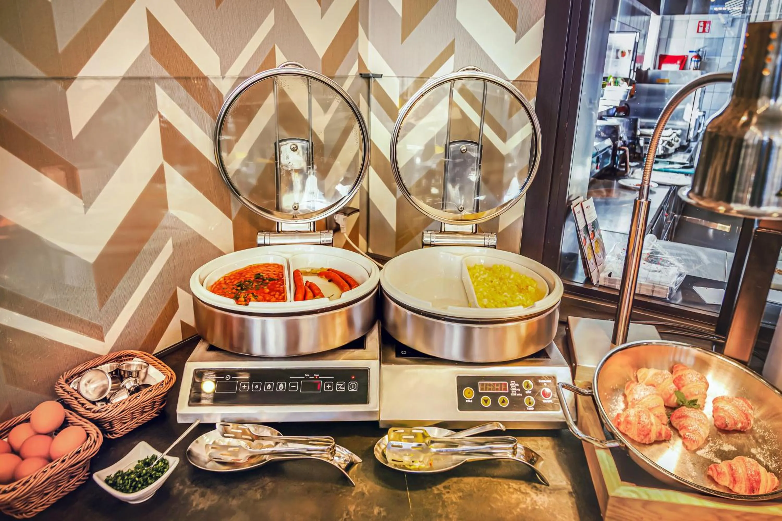 Buffet breakfast in Qubus Hotel Żory