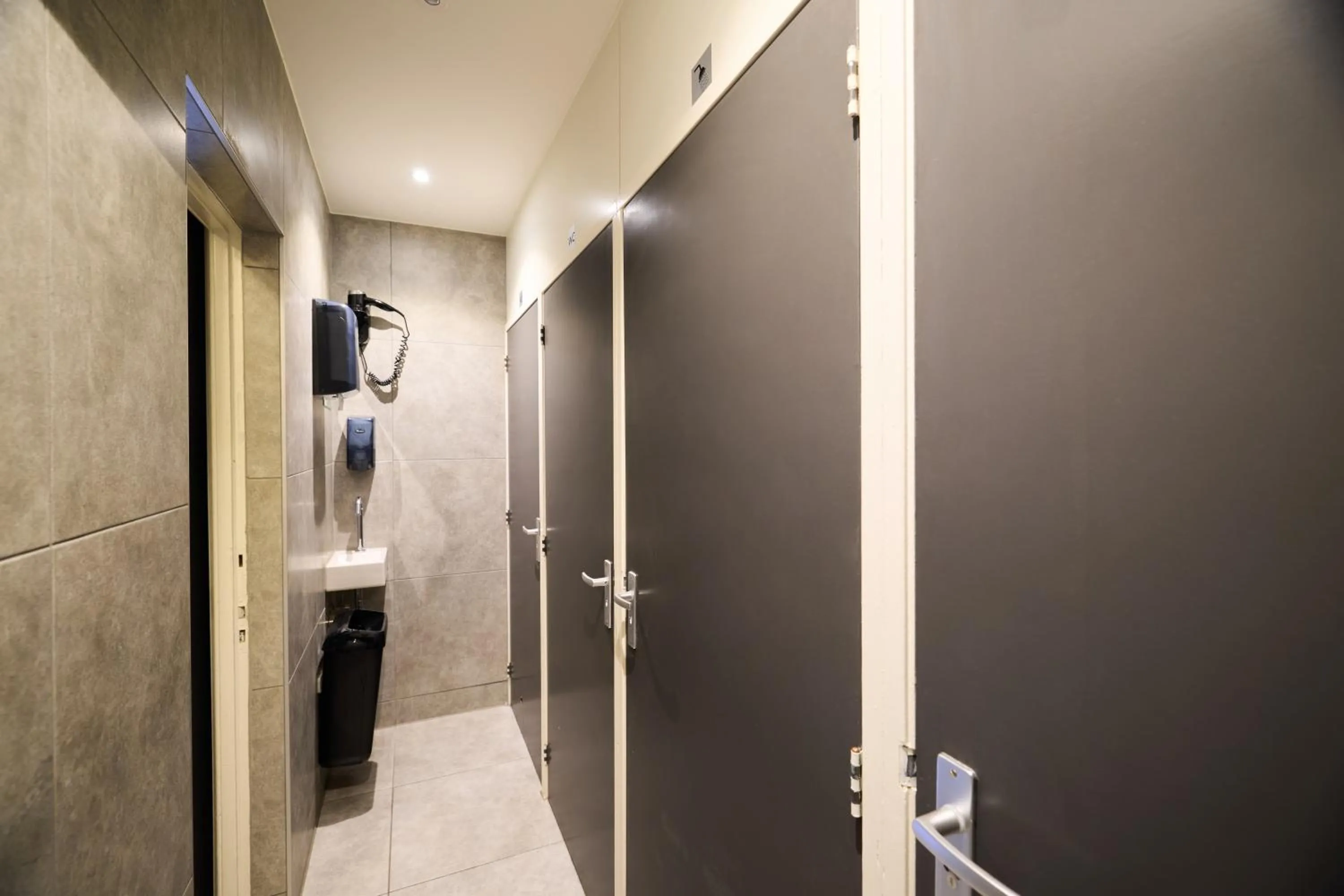 Shower in Herberg, Het Wapen van Tilburg