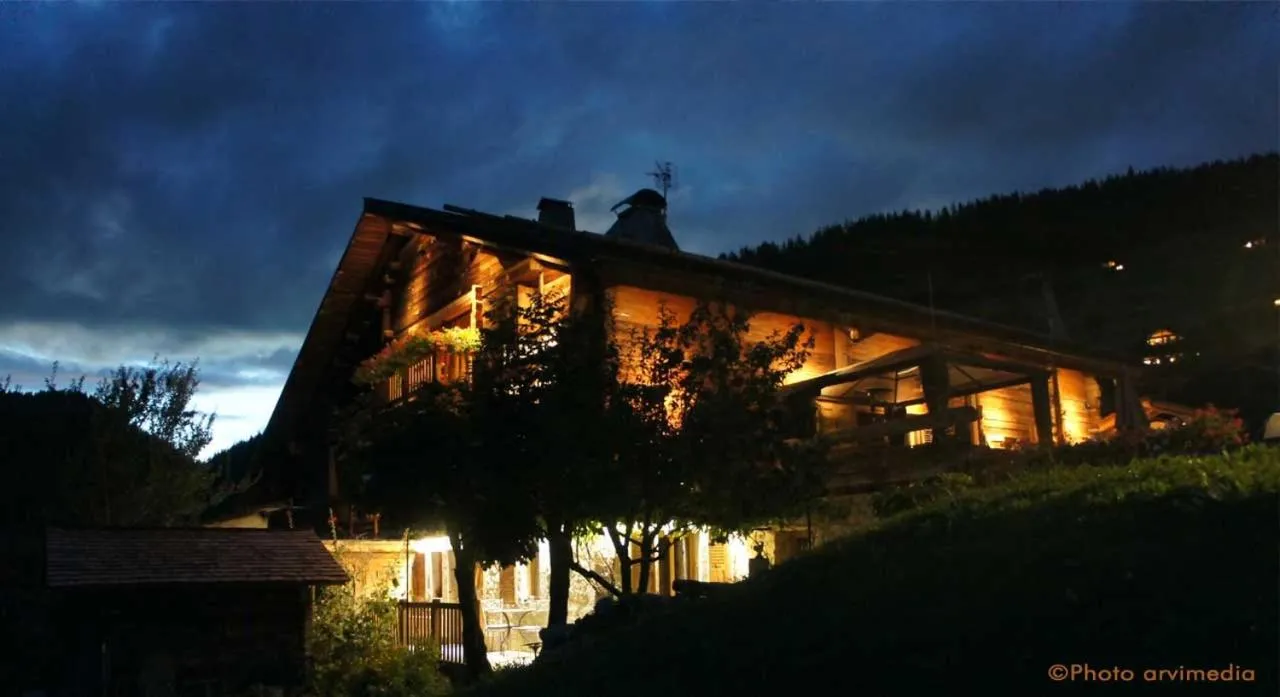 Property building in Chalet le 1791