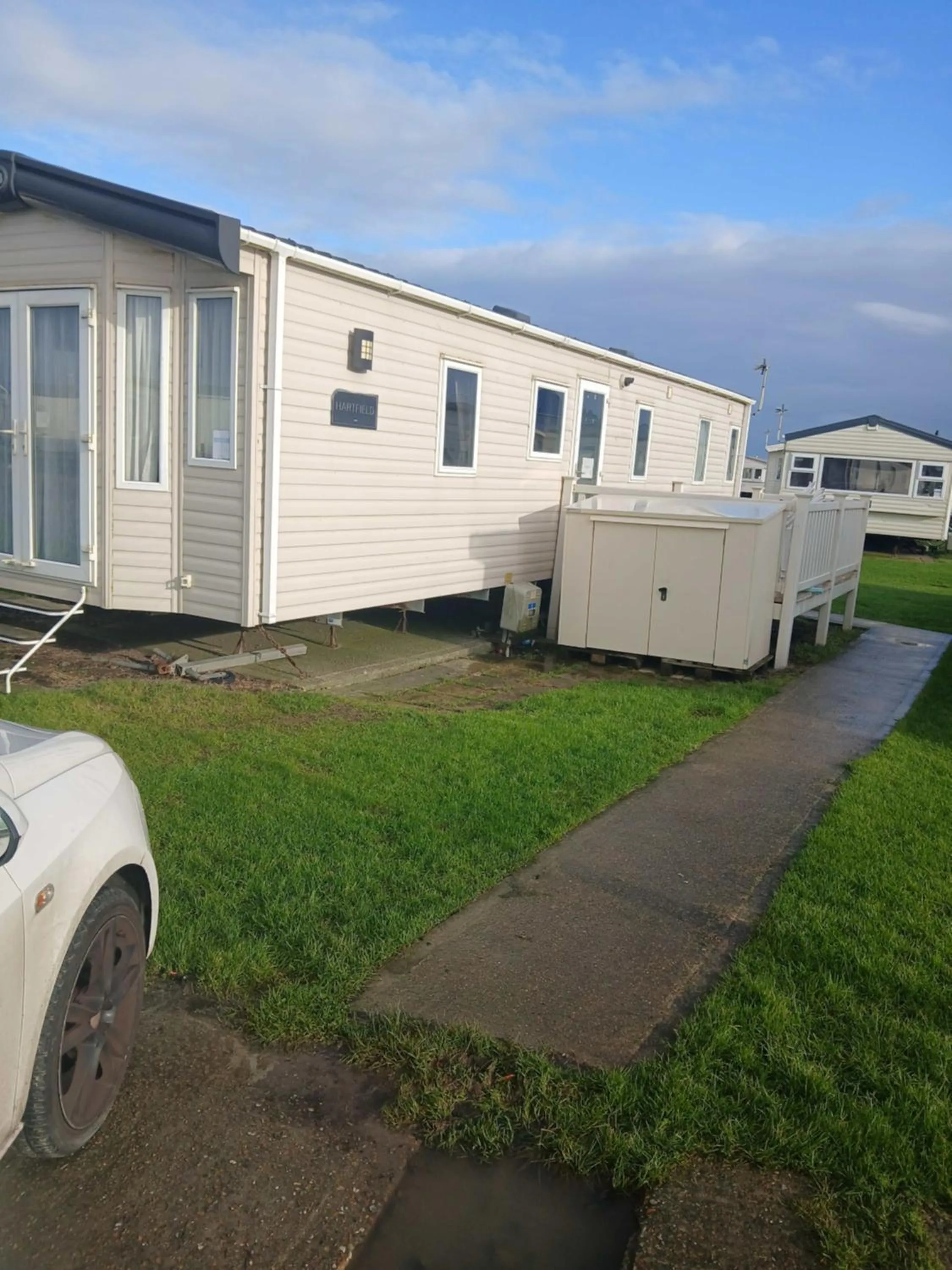 Beach Lodge - 5 minute walk to the sandy beach