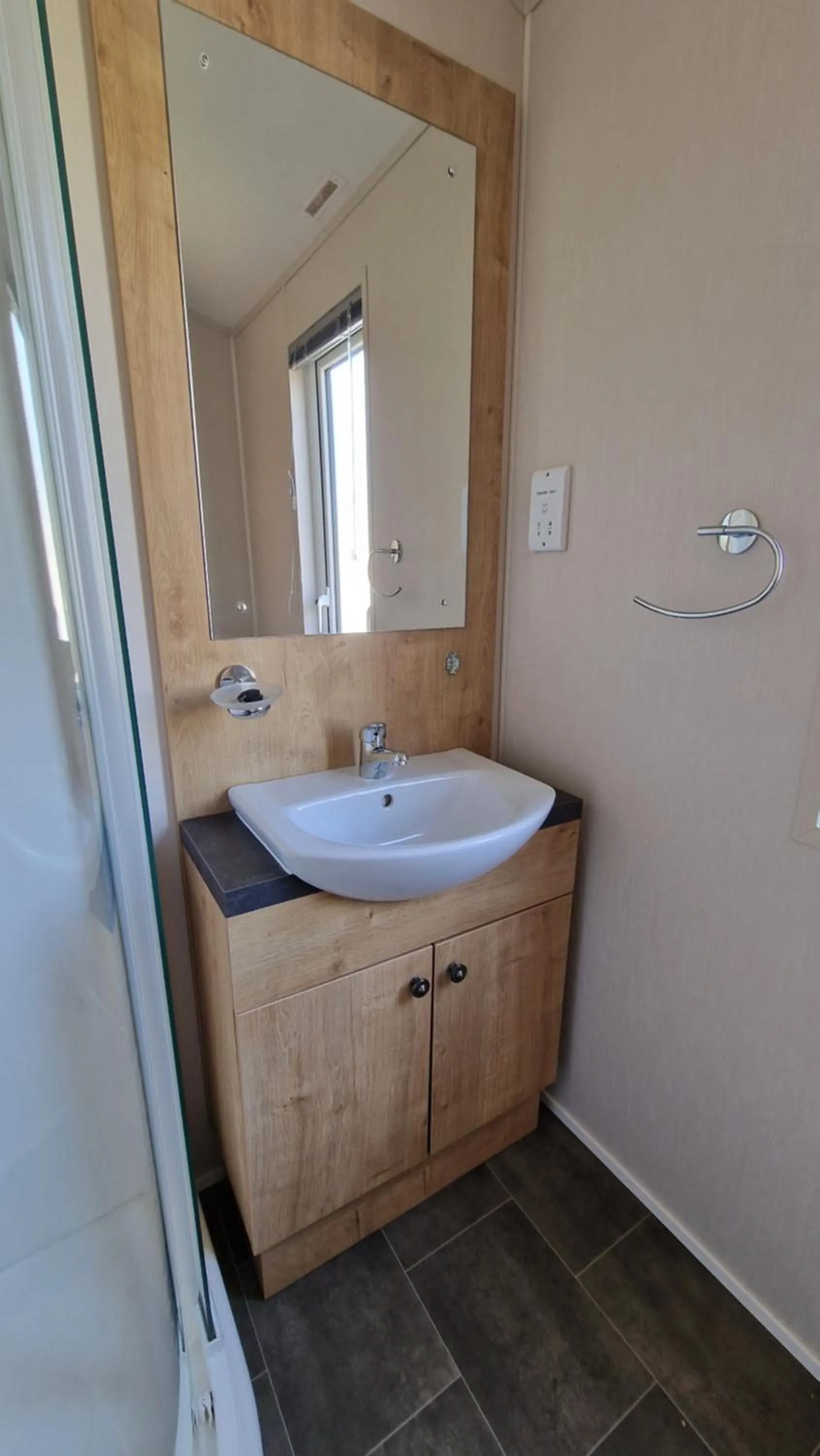 Bathroom in Beach Lodge - 5 minute walk to the sandy beach