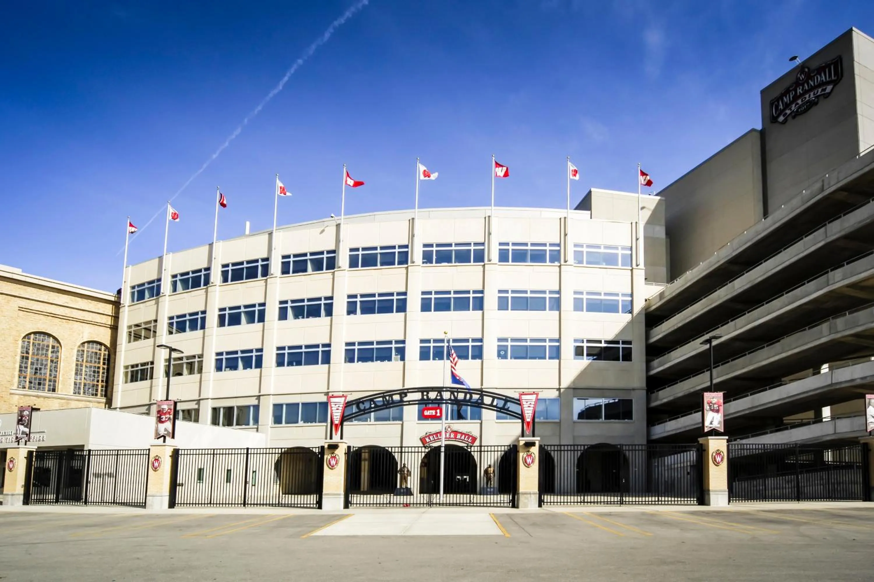 Area and facilities in Holiday Inn Express and Suites Madison Central by IHG