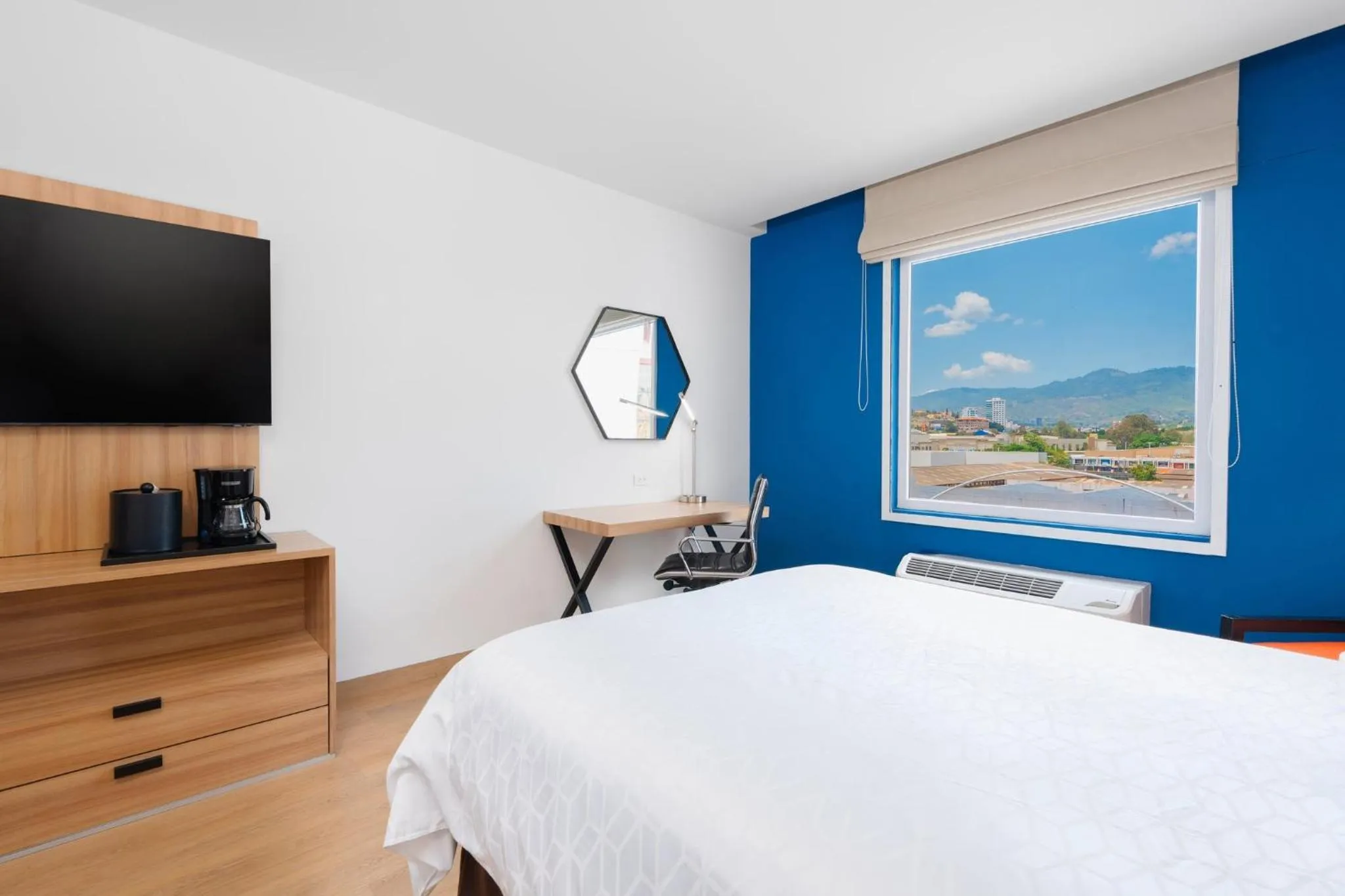 Photo of the whole room, Bed in Holiday Inn Express Tegucigalpa by IHG