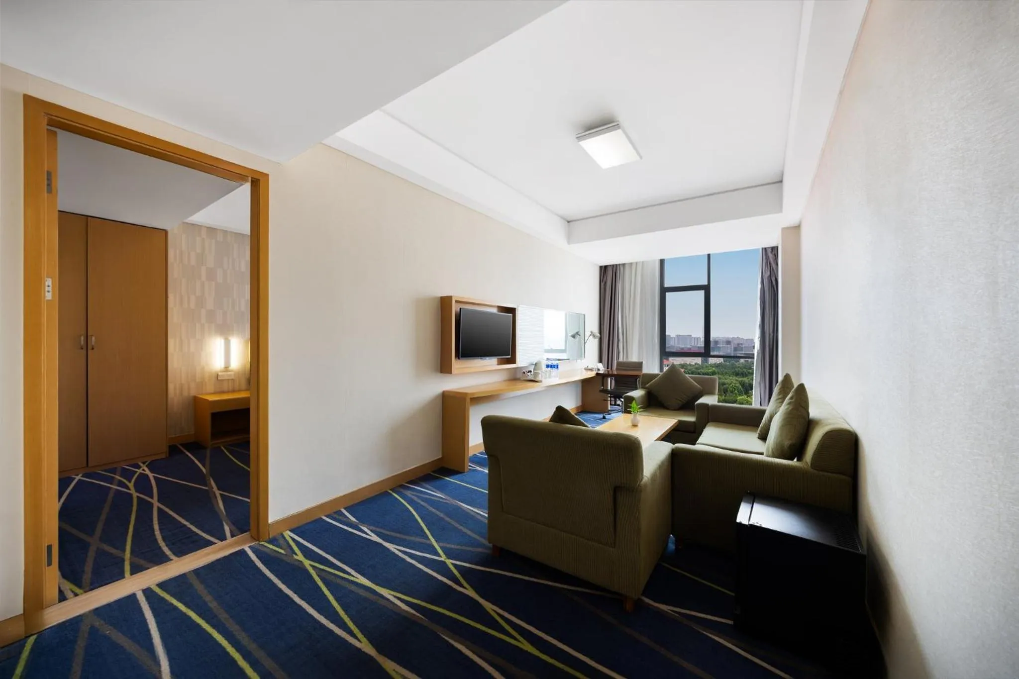 Photo of the whole room in Holiday Inn Express Zhengzhou Airport by IHG