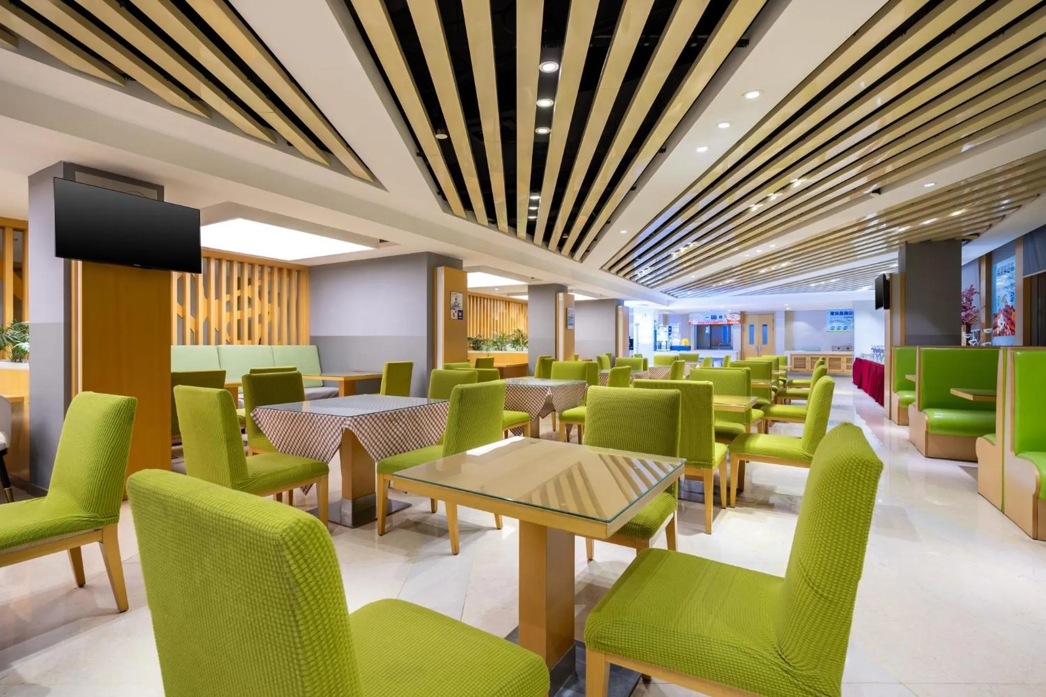 Breakfast in Holiday Inn Express Zhengzhou Airport by IHG