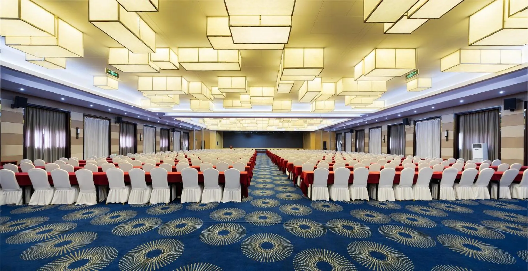 Meeting/conference room in Holiday Inn Express Zhengzhou Airport by IHG