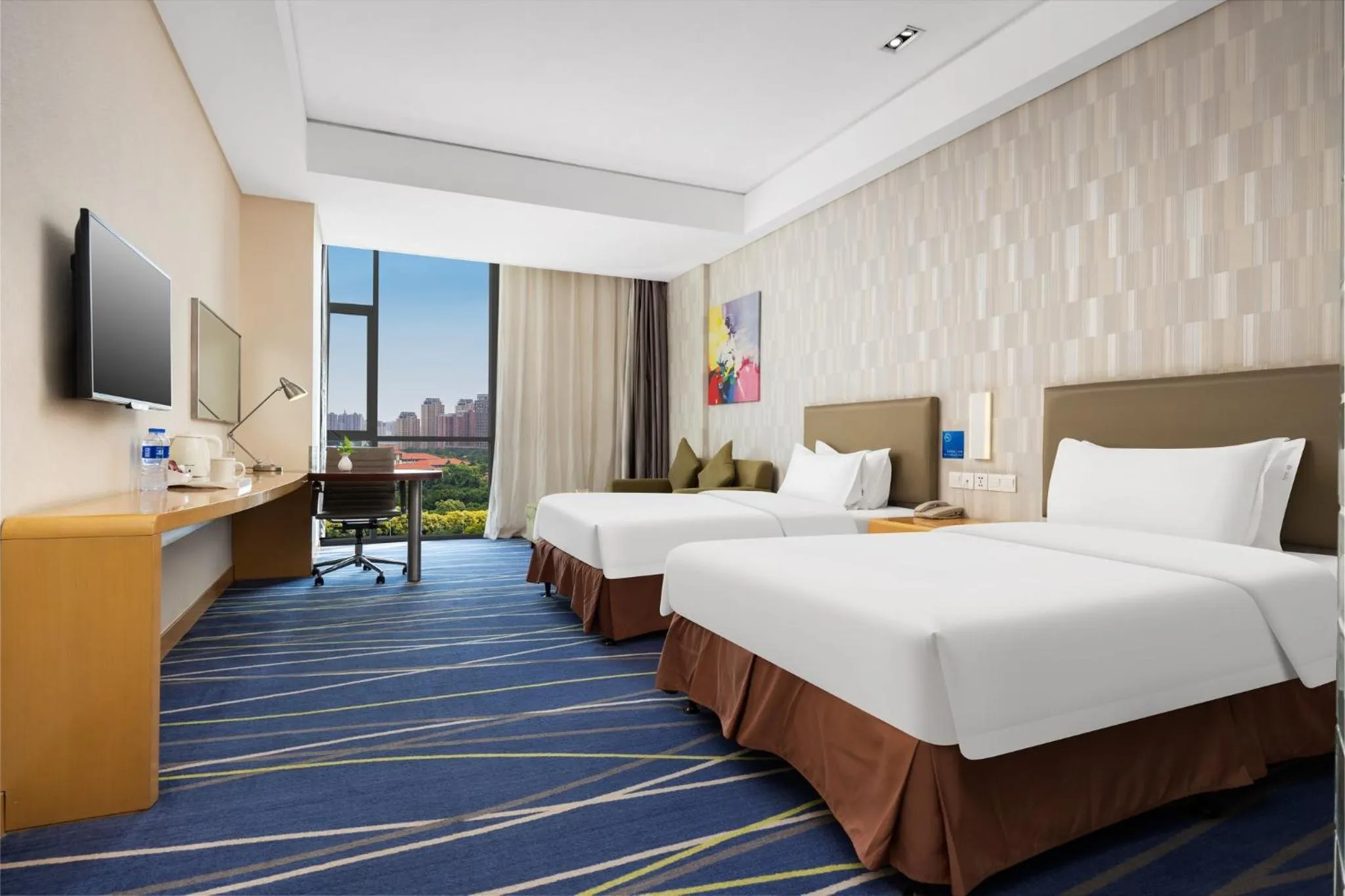 Photo of the whole room, Bed in Holiday Inn Express Zhengzhou Airport by IHG