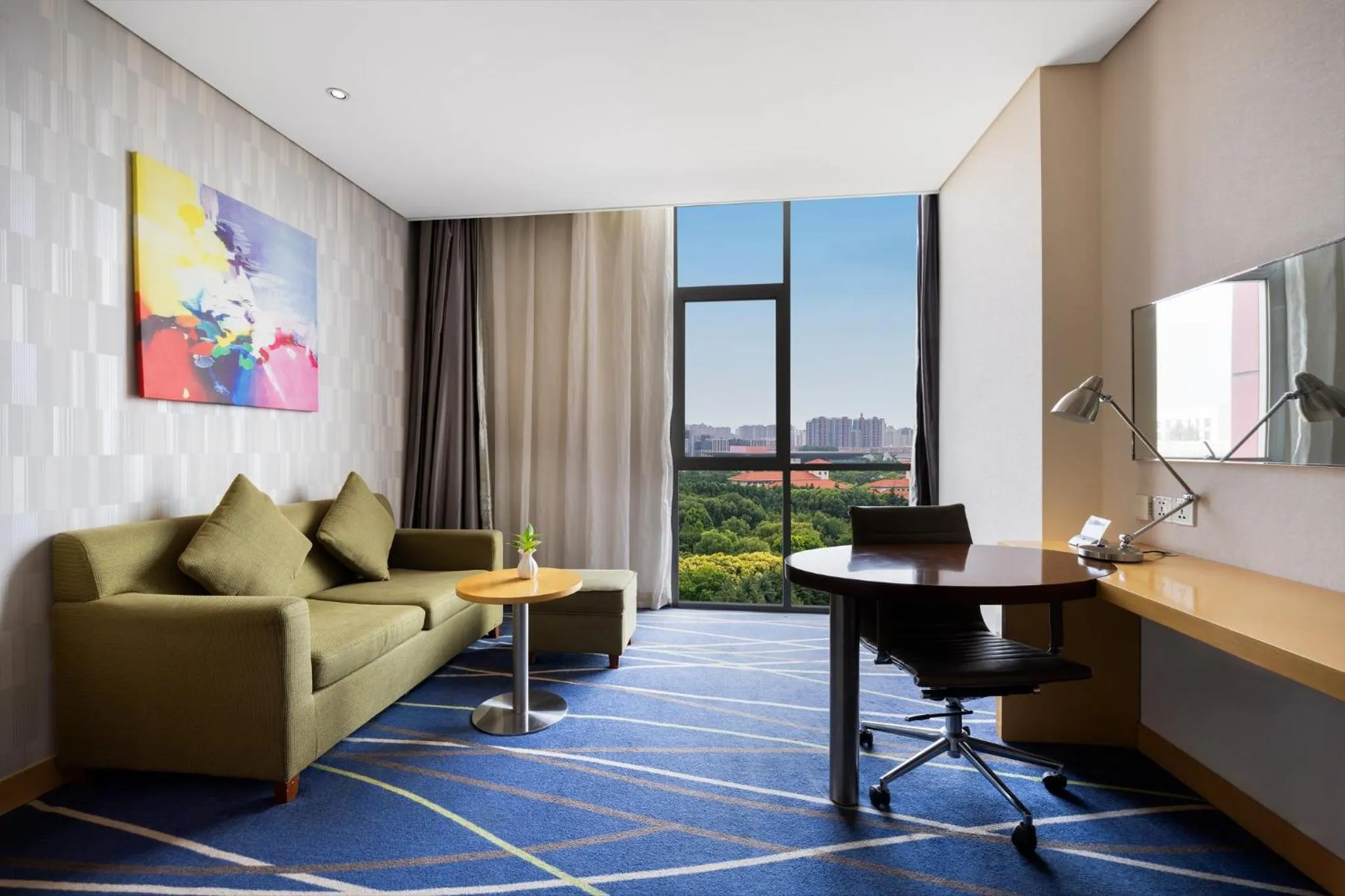 Photo of the whole room in Holiday Inn Express Zhengzhou Airport by IHG