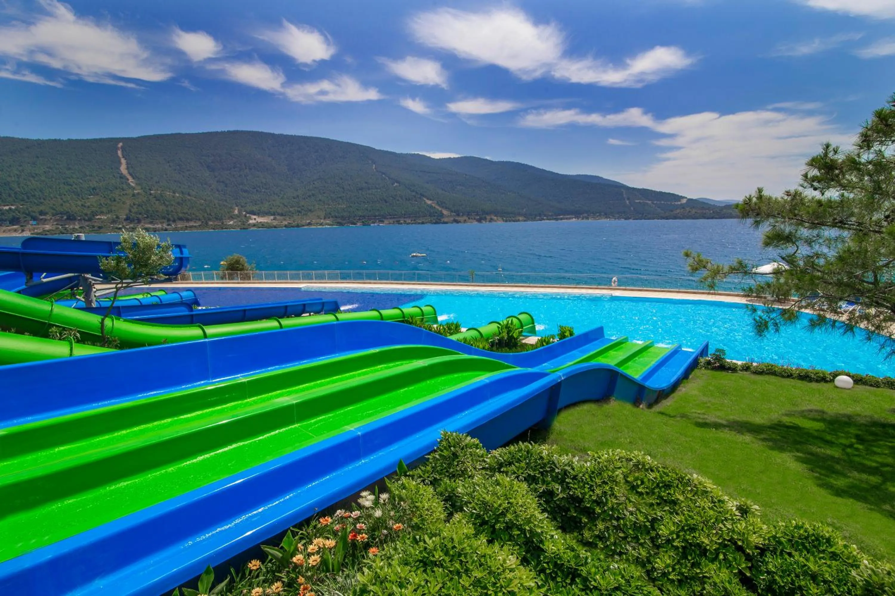 Area and facilities in La Blanche Island Bodrum