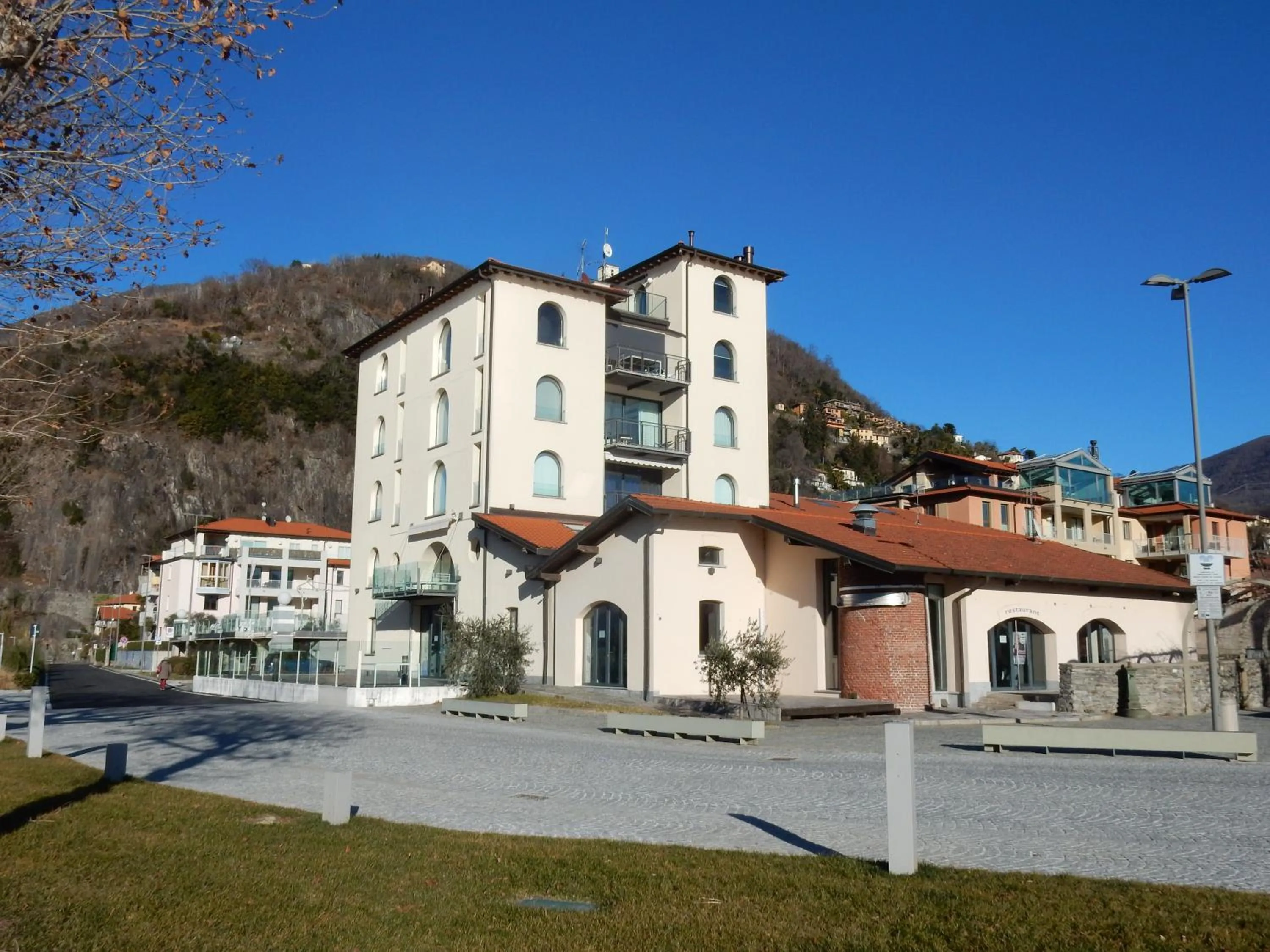 Property building in Golfo Gabella Lake Apartments