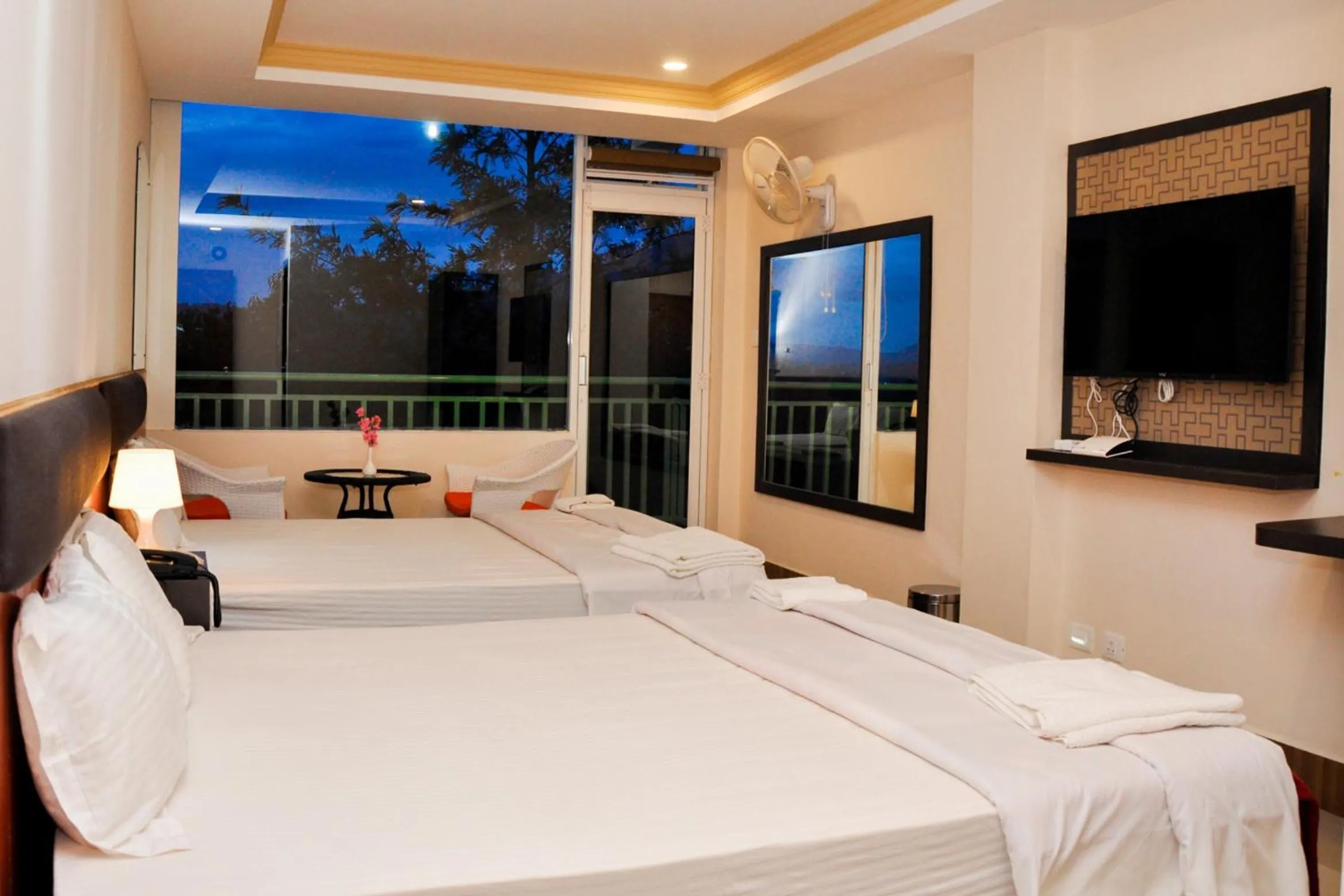 Photo of the whole room, Bed in Sunvalley Homestay