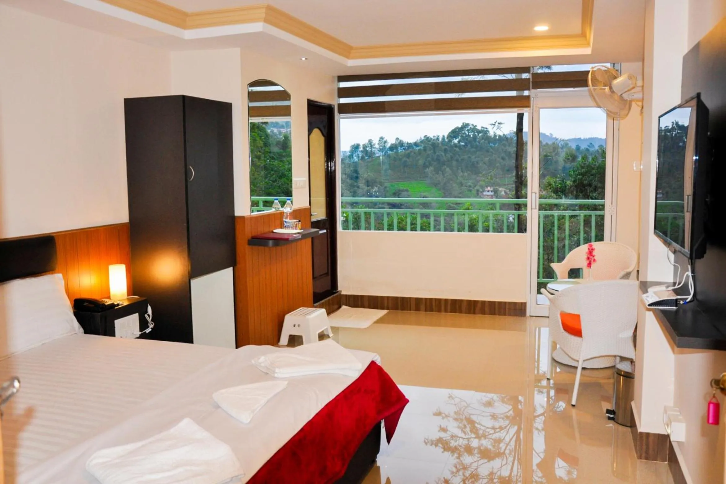 Photo of the whole room, Bed in Sunvalley Homestay