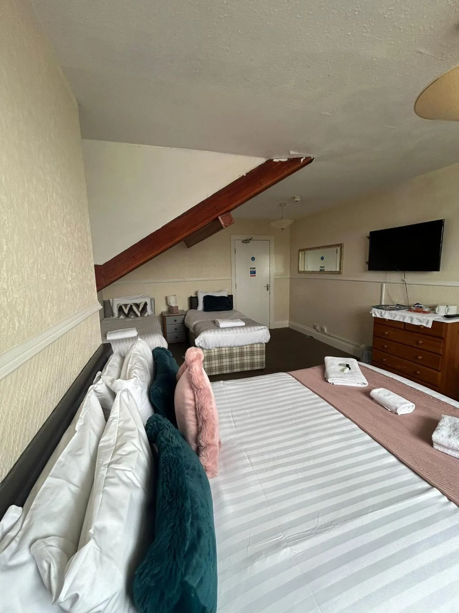 Bed in The Wheatley Hotel