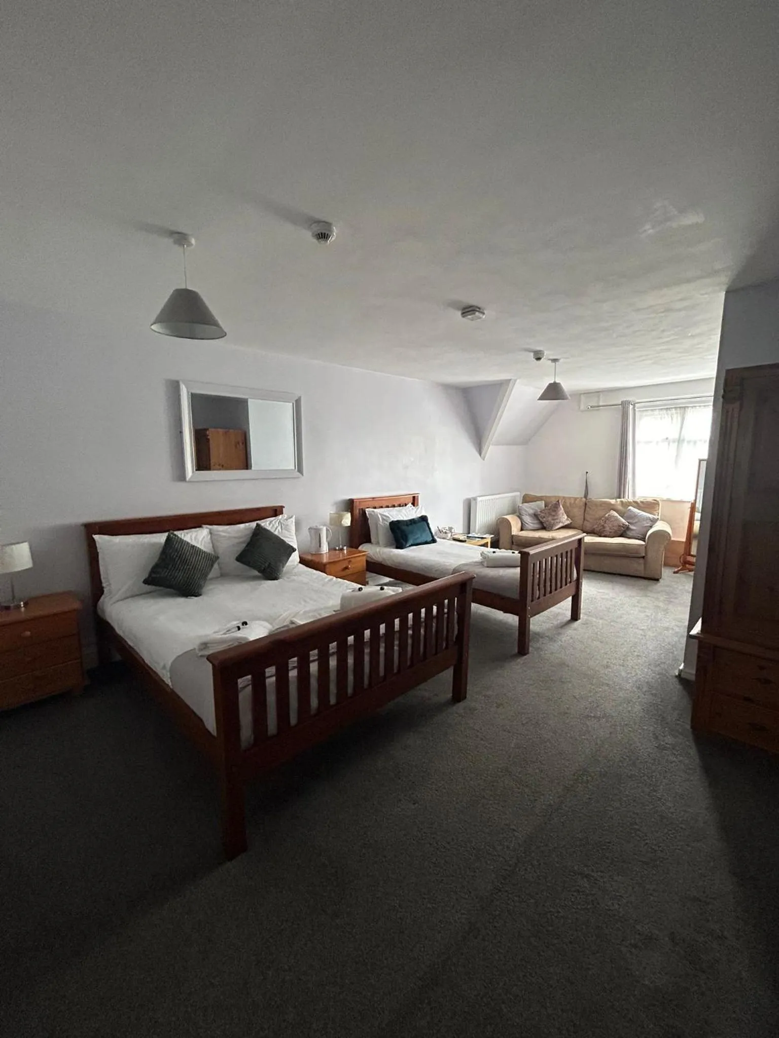 Bed in The Wheatley Hotel