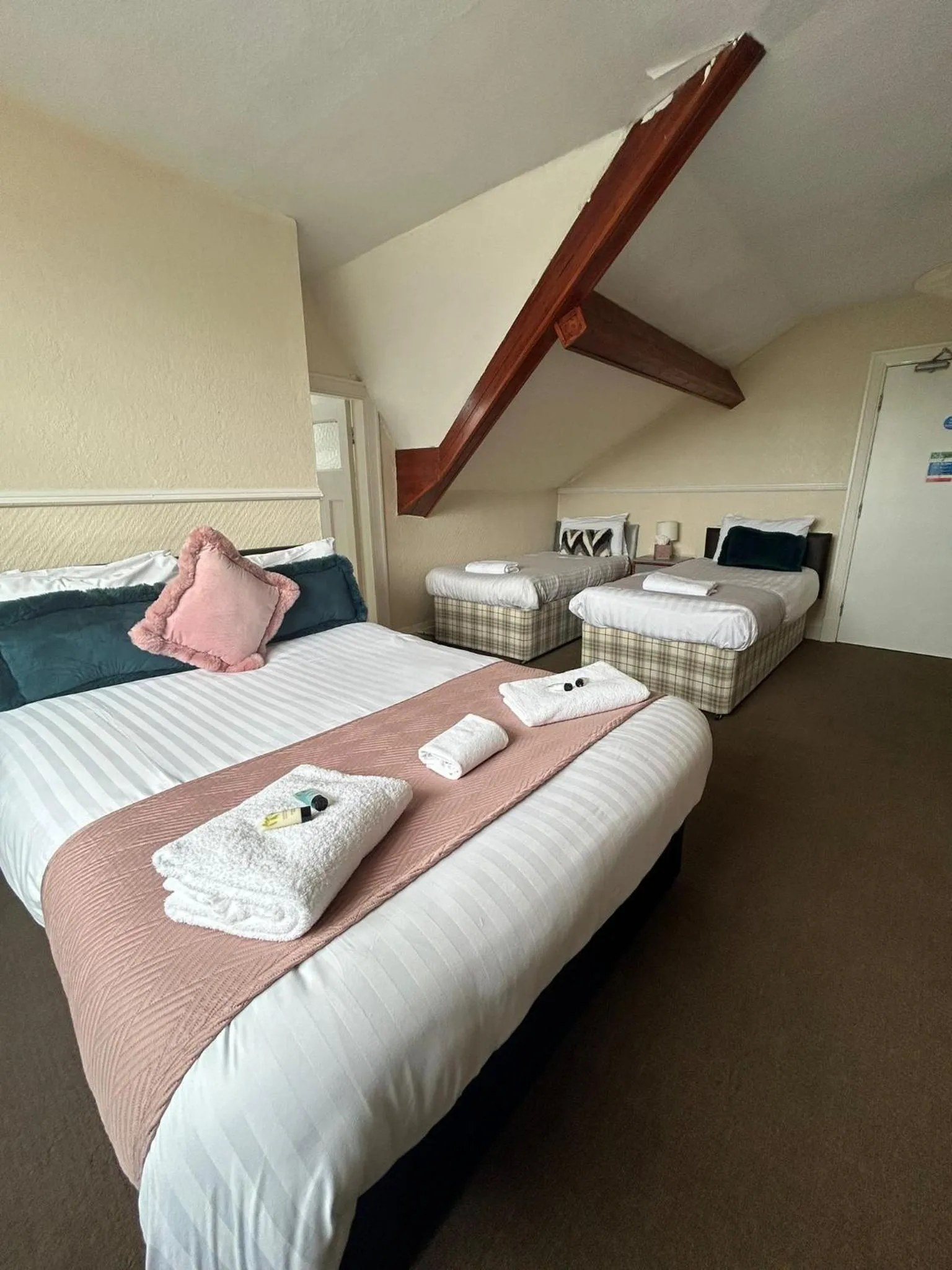 Bed in The Wheatley Hotel