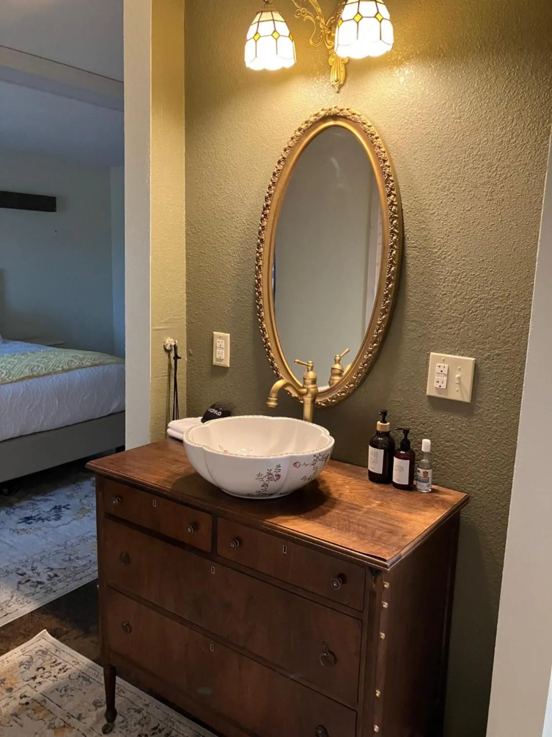 Bed in Prairie Rose Inn