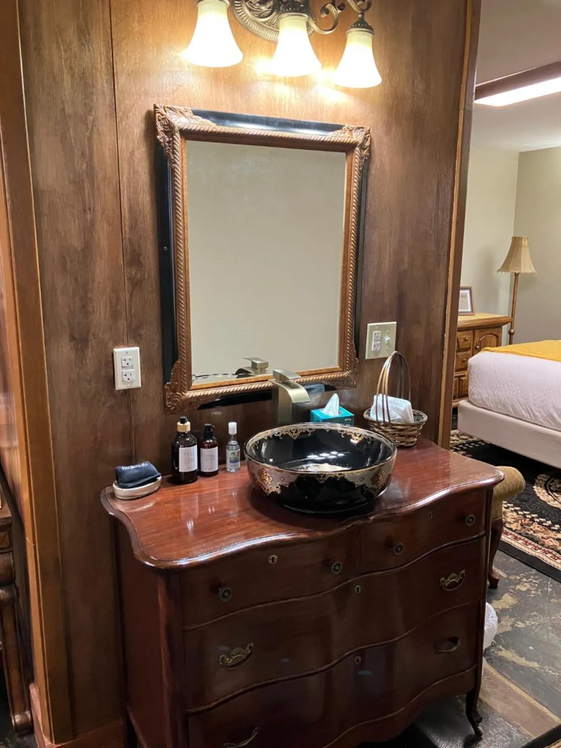 Bed in Prairie Rose Inn