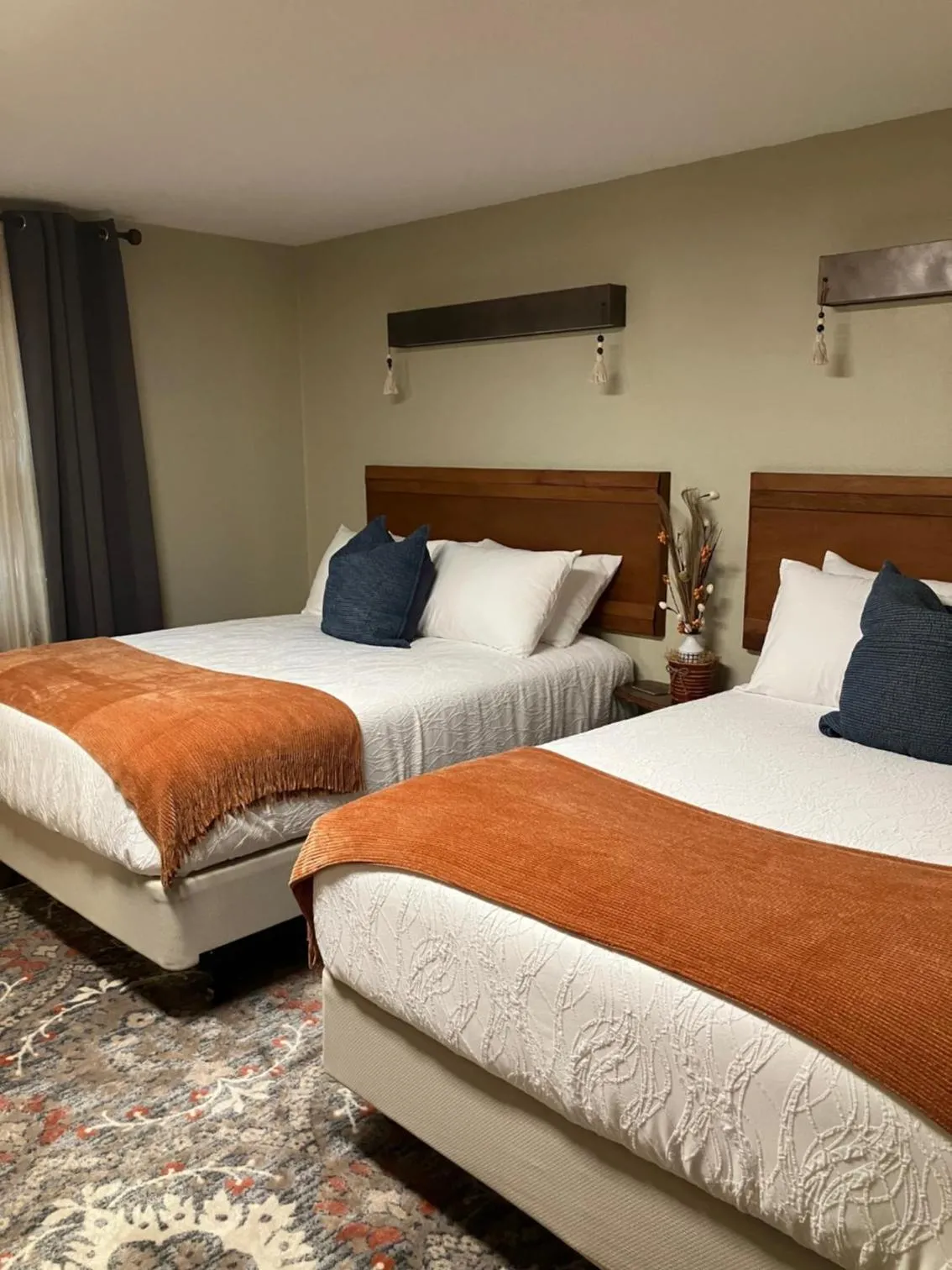 Bed in Prairie Rose Inn