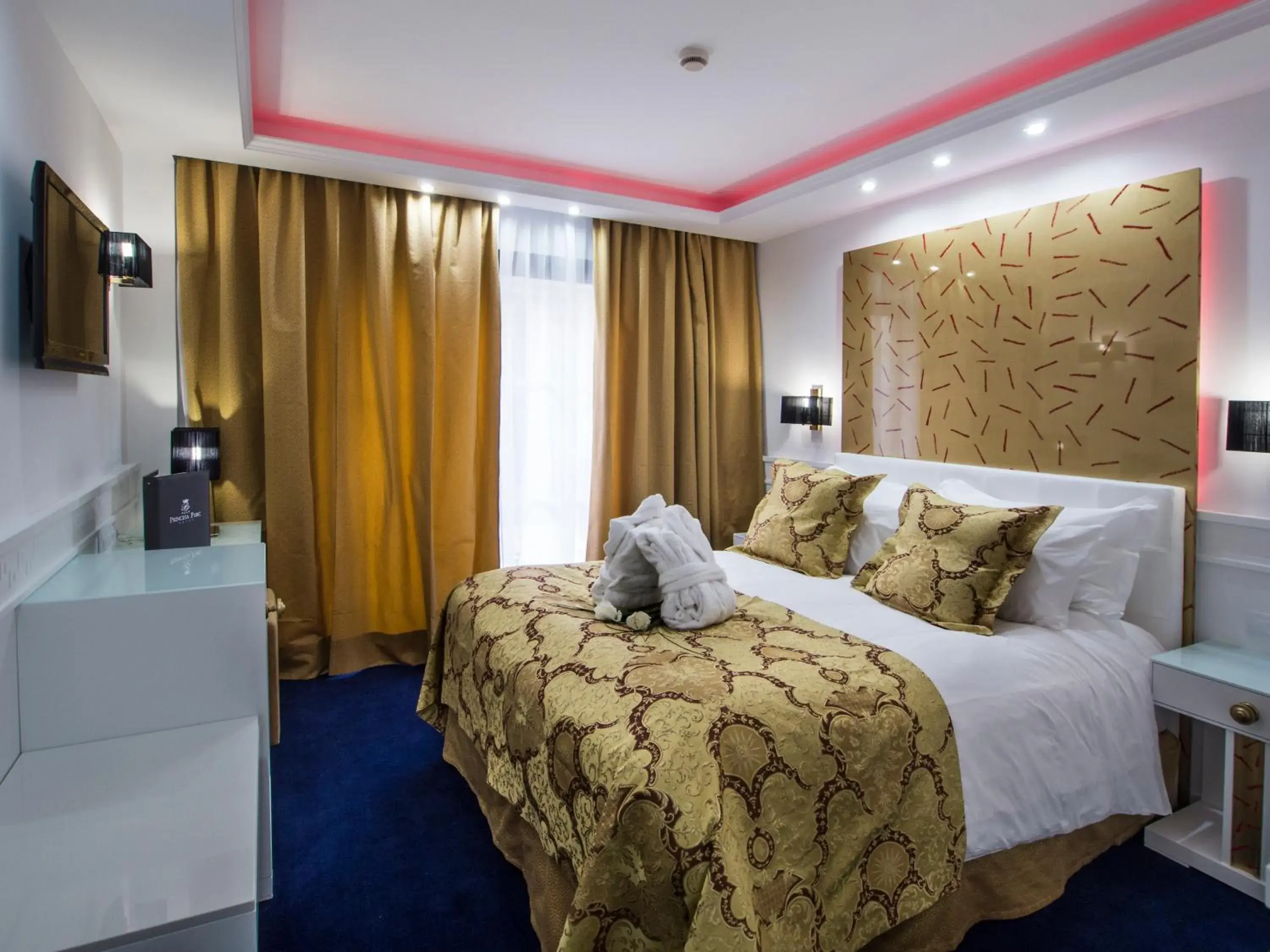 Double Room with Spa Bath - single occupancy in Hotel Princesa Parc Excellence Double Room with Spa Bath - single occupancy in Hotel Princesa Parc Excellence