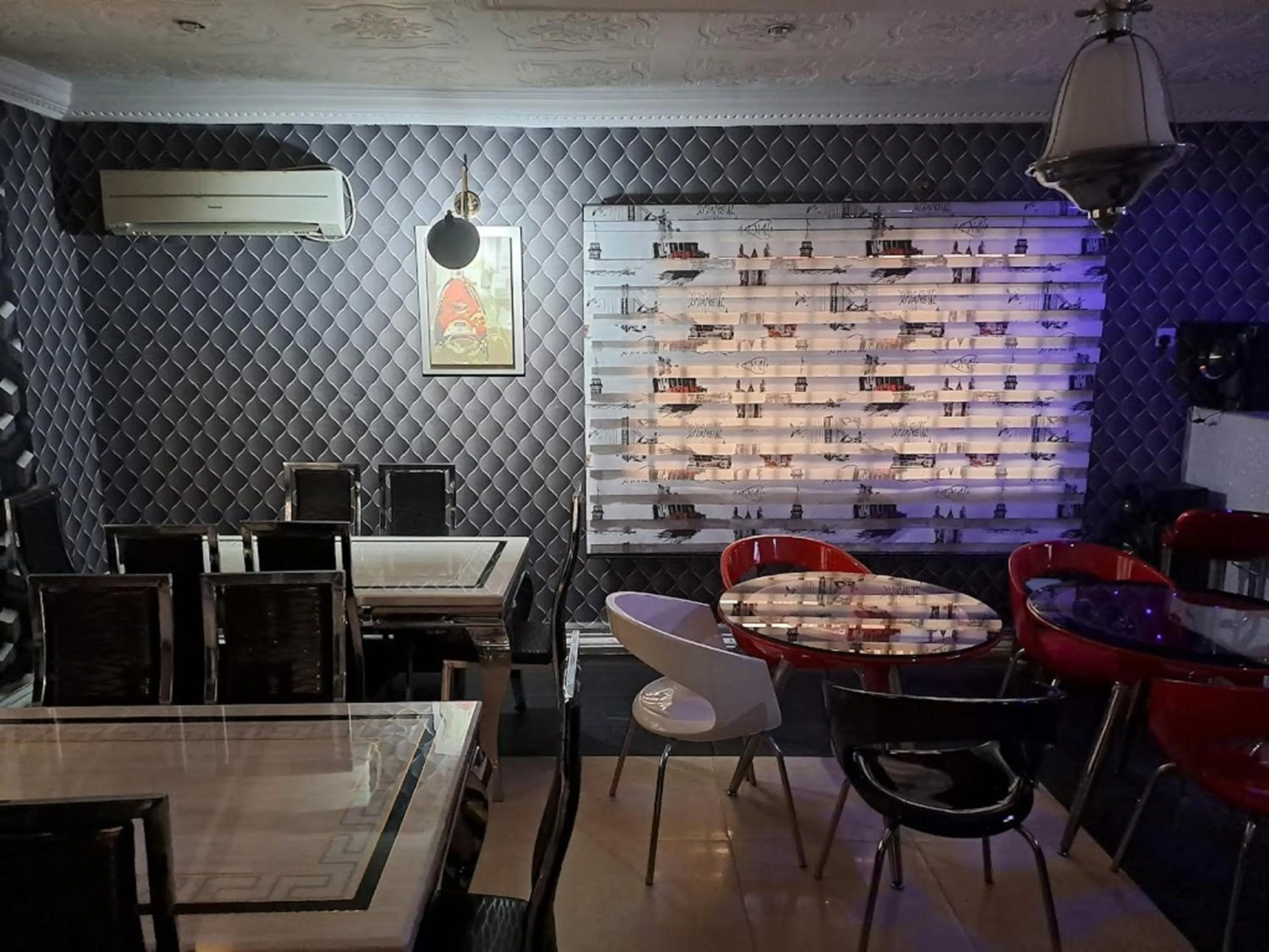 Restaurant/places to eat in Haffy Executive Hotels and Suite